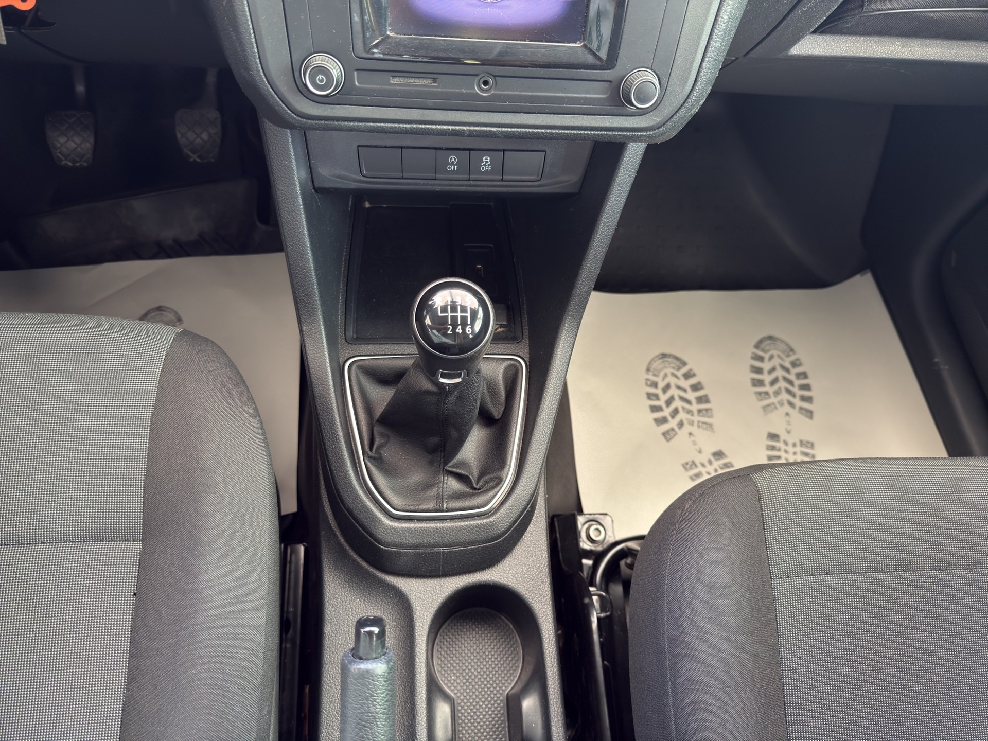VW Caddy 2.0TDI 4Motion BlueMotion Technology-image-10