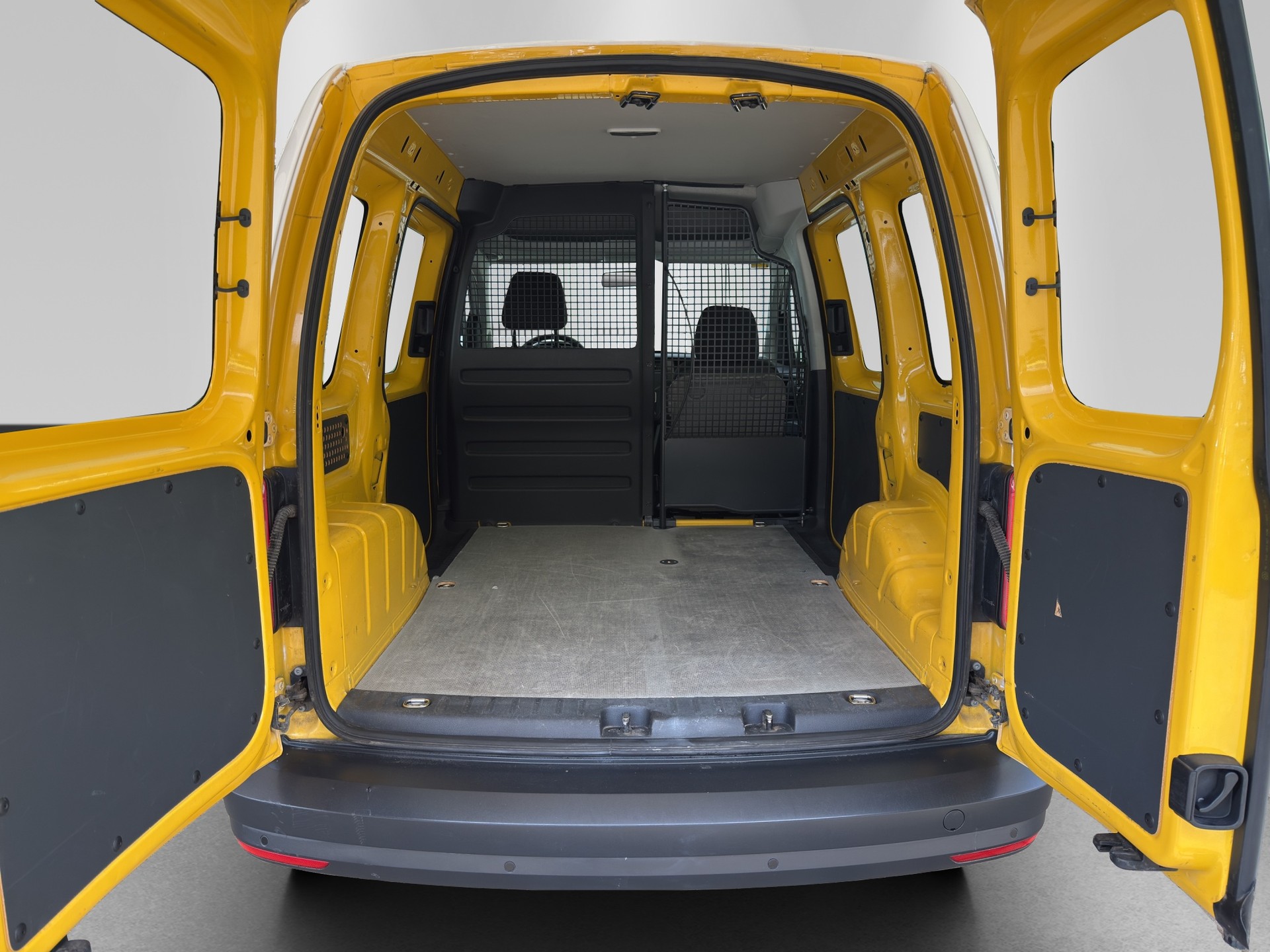 VW Caddy 2.0TDI 4Motion BlueMotion Technology-image-15