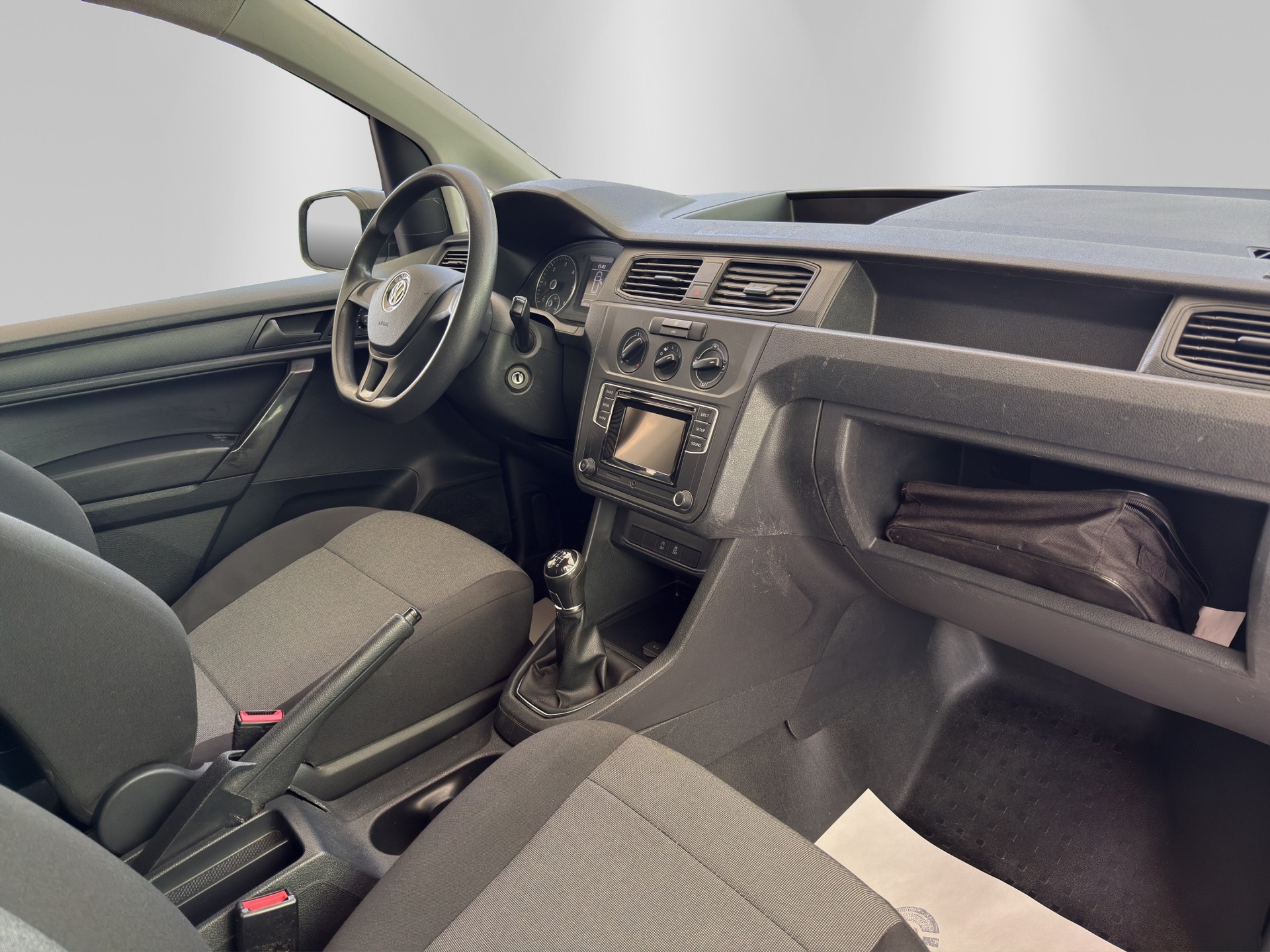 VW Caddy 2.0TDI 4Motion BlueMotion Technology-image-12