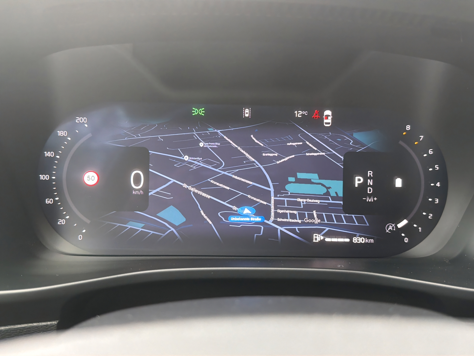 VOLVO XC40 B3 Benzin Mild Hybrid Plus Dark DCT-image-12