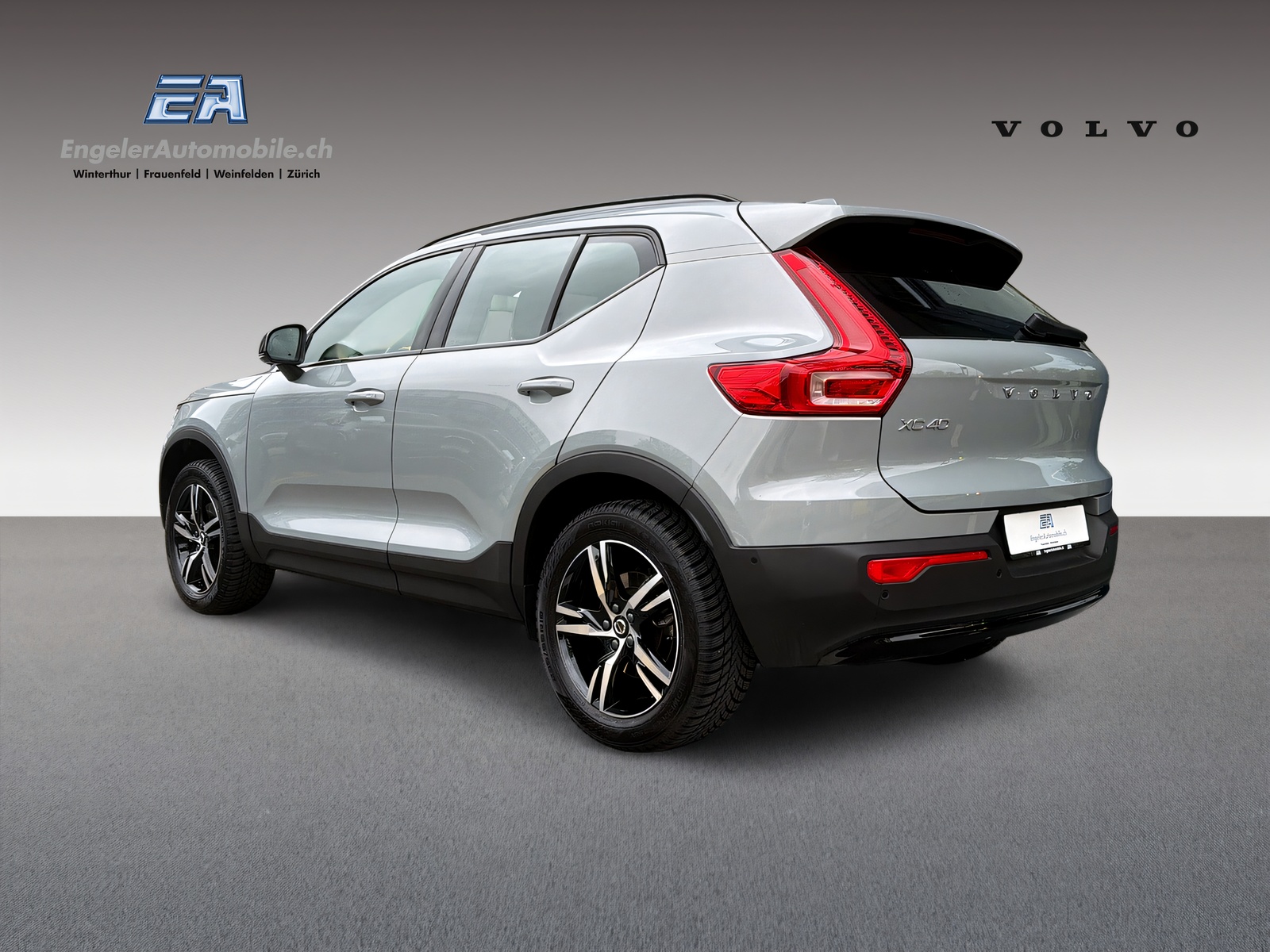 VOLVO XC40 B3 Benzin Mild Hybrid Plus Dark DCT-image-3