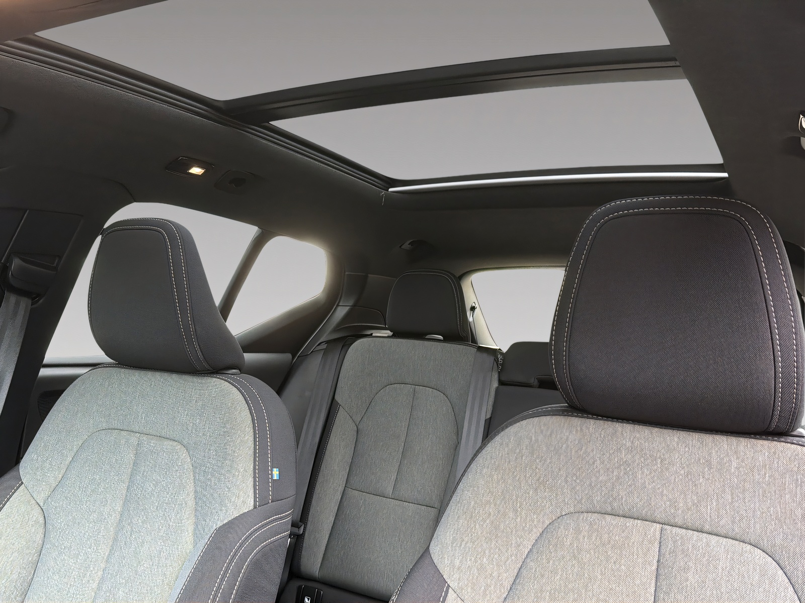 VOLVO XC40 B3 Benzin Mild Hybrid Plus Dark DCT-image-15
