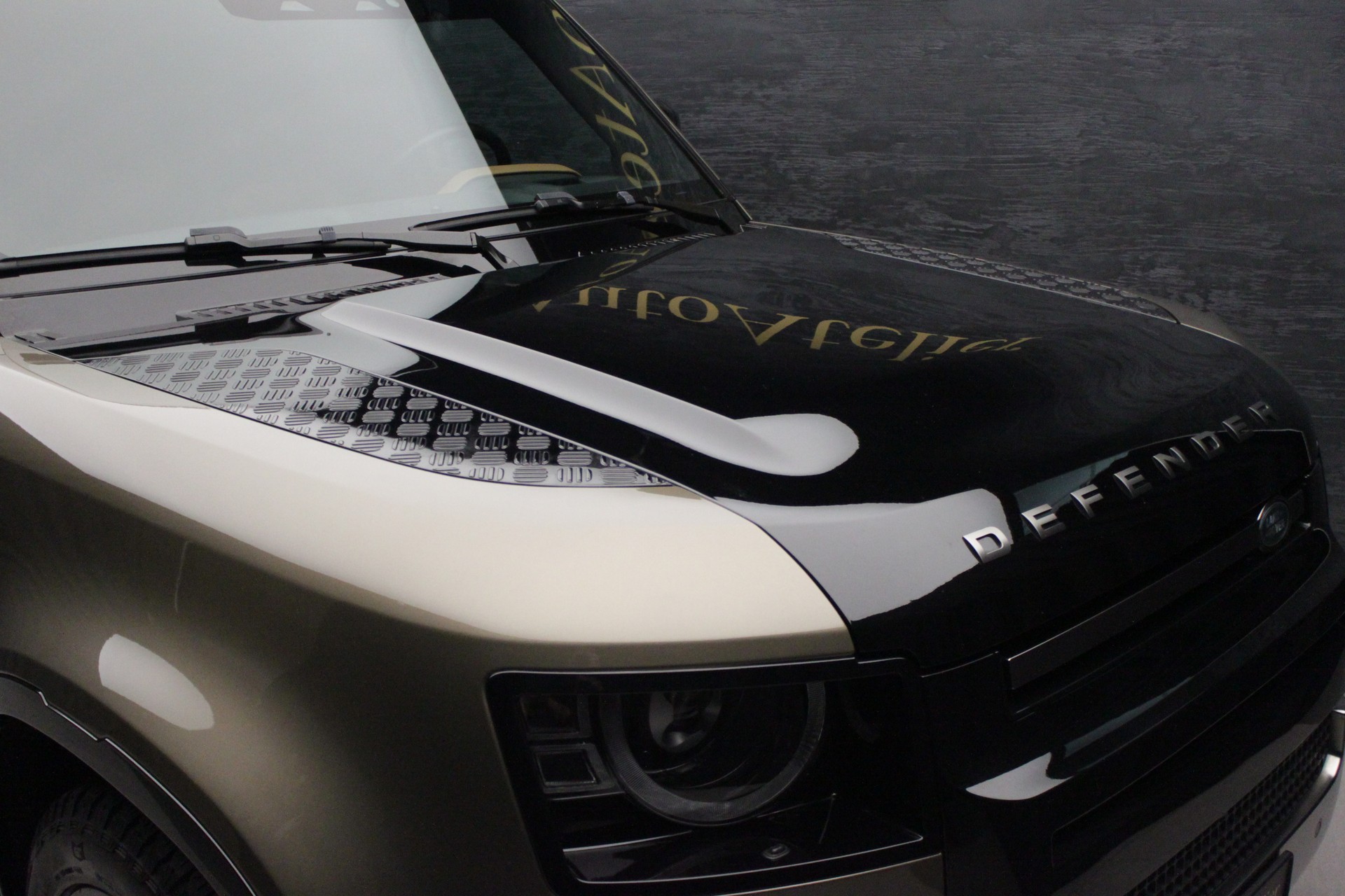 LAND ROVER Defender 110 P400 I6 X 3.0 AT8-showroom-element-3
