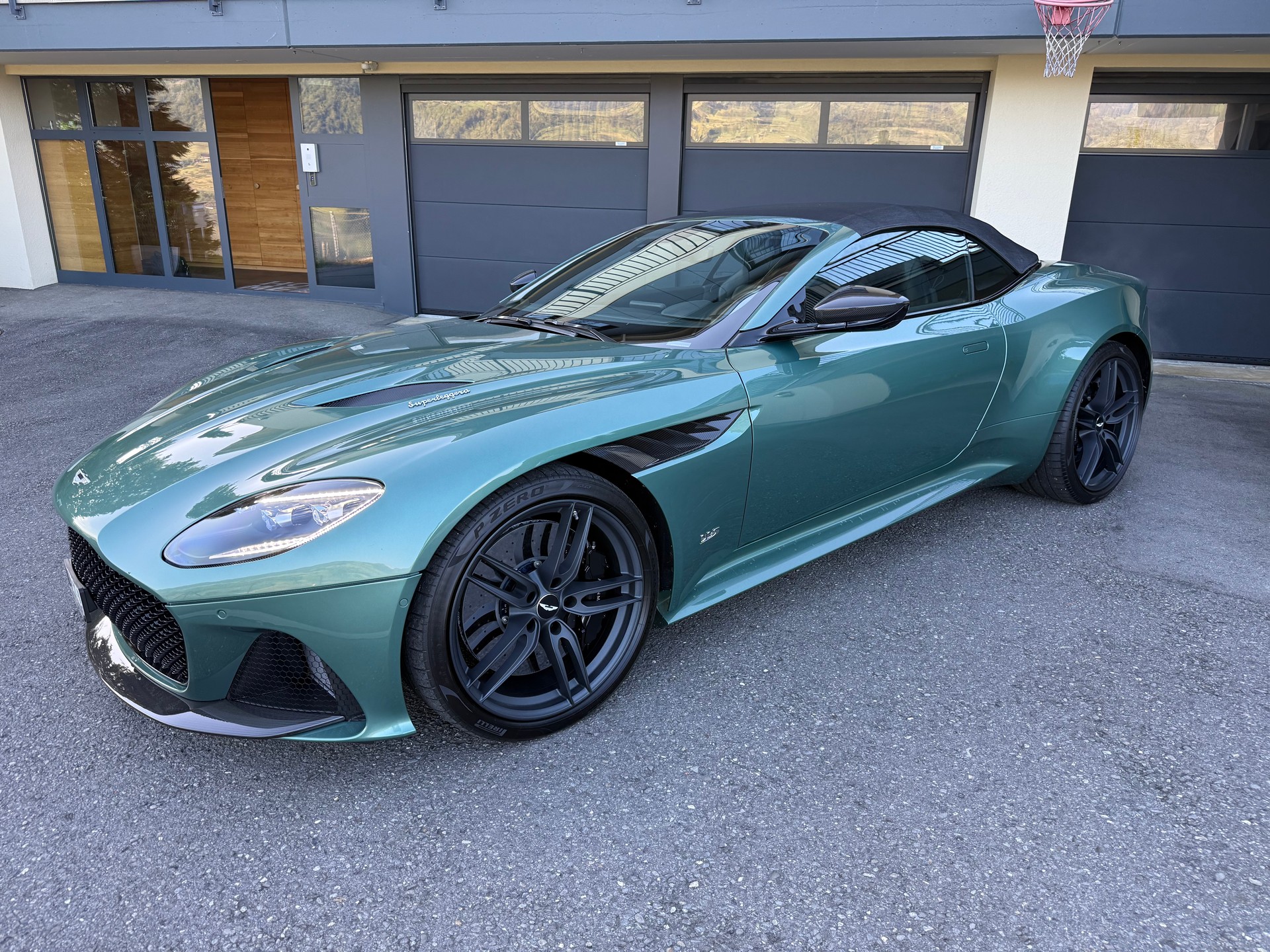 ASTON MARTIN DBS Superleggera Volante-image-7