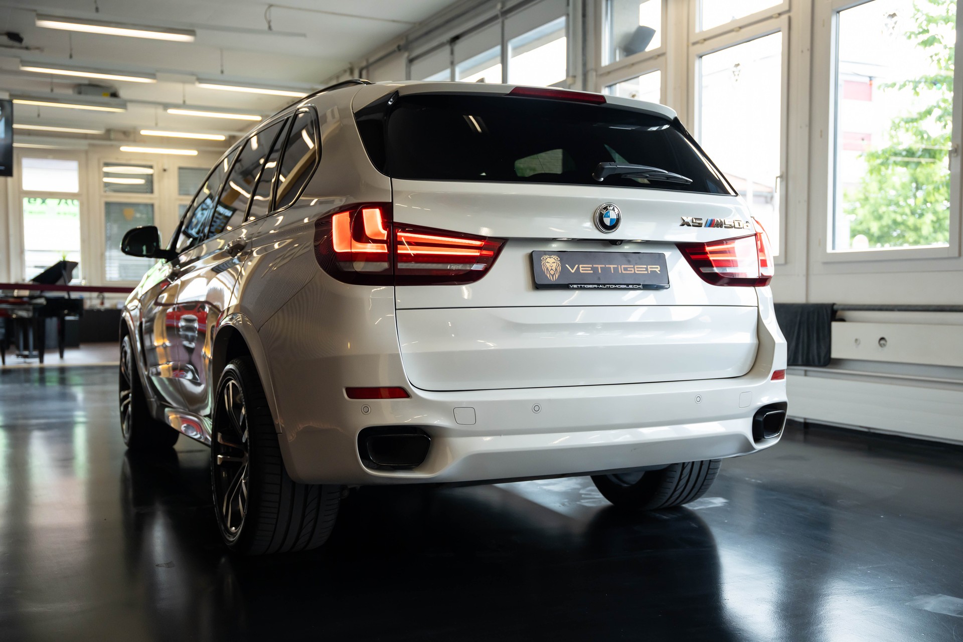 BMW X5 xDrive M50d Steptronic-image-2