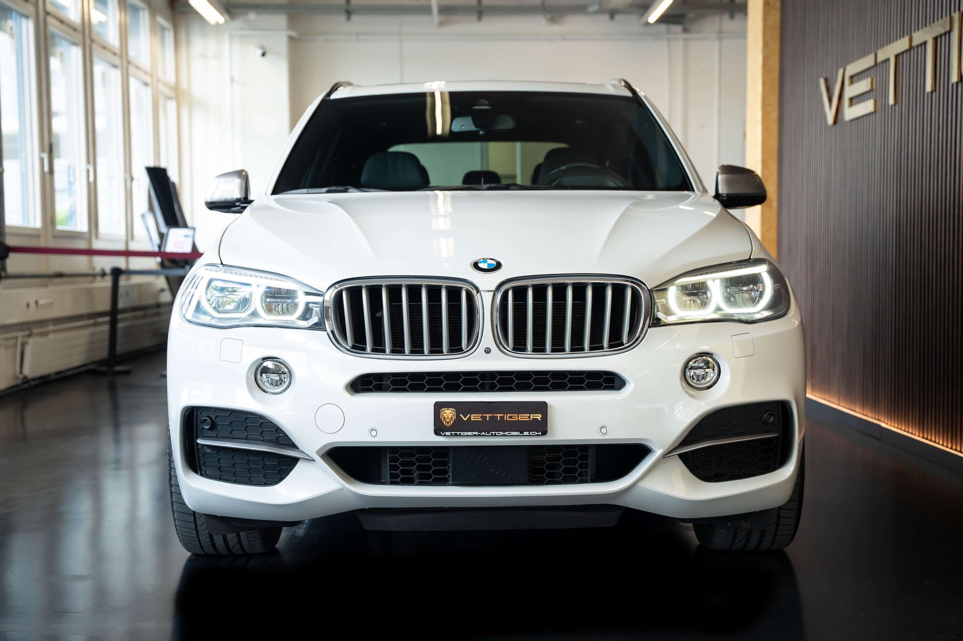 BMW X5 xDrive M50d Steptronic-image-1