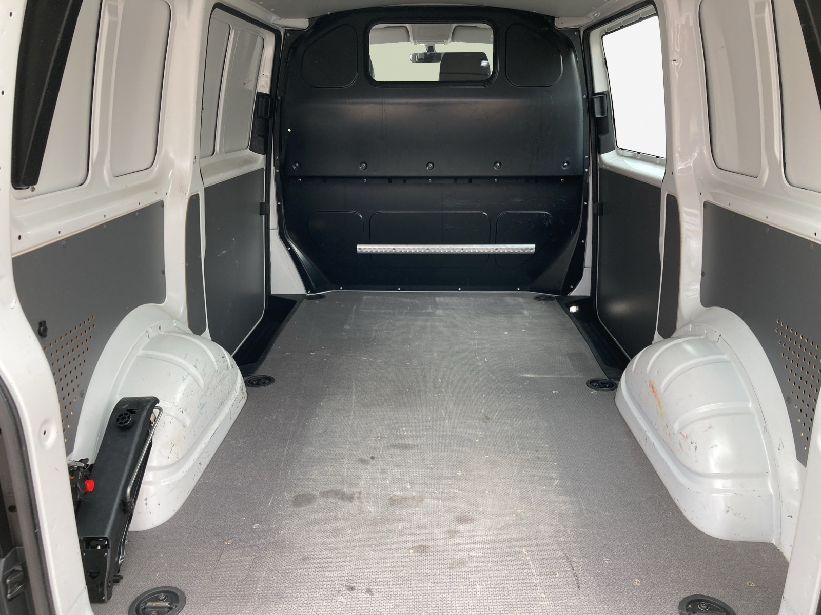 VW T6.1 2.0 TDI-image-12