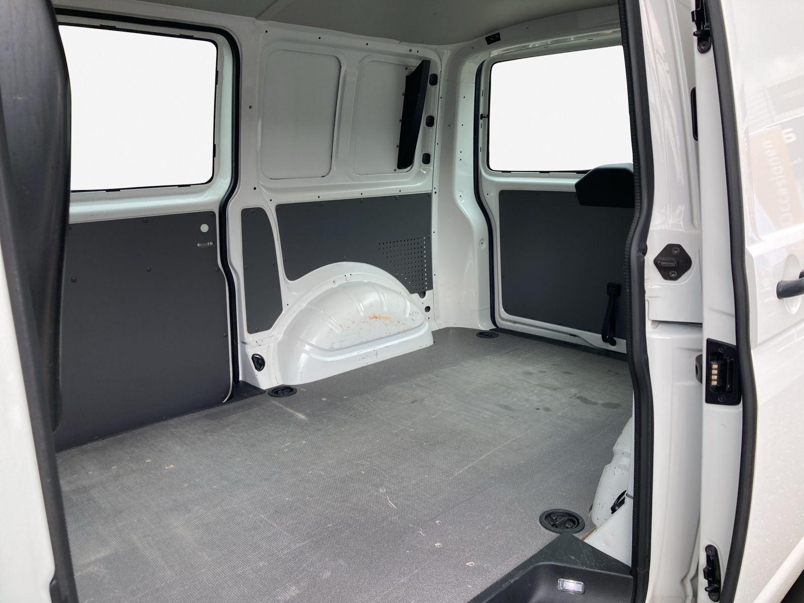 VW T6.1 2.0 TDI-image-11