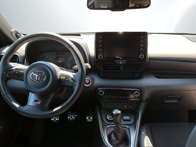 TOYOTA Yaris 1.6 GR Sport-image-5