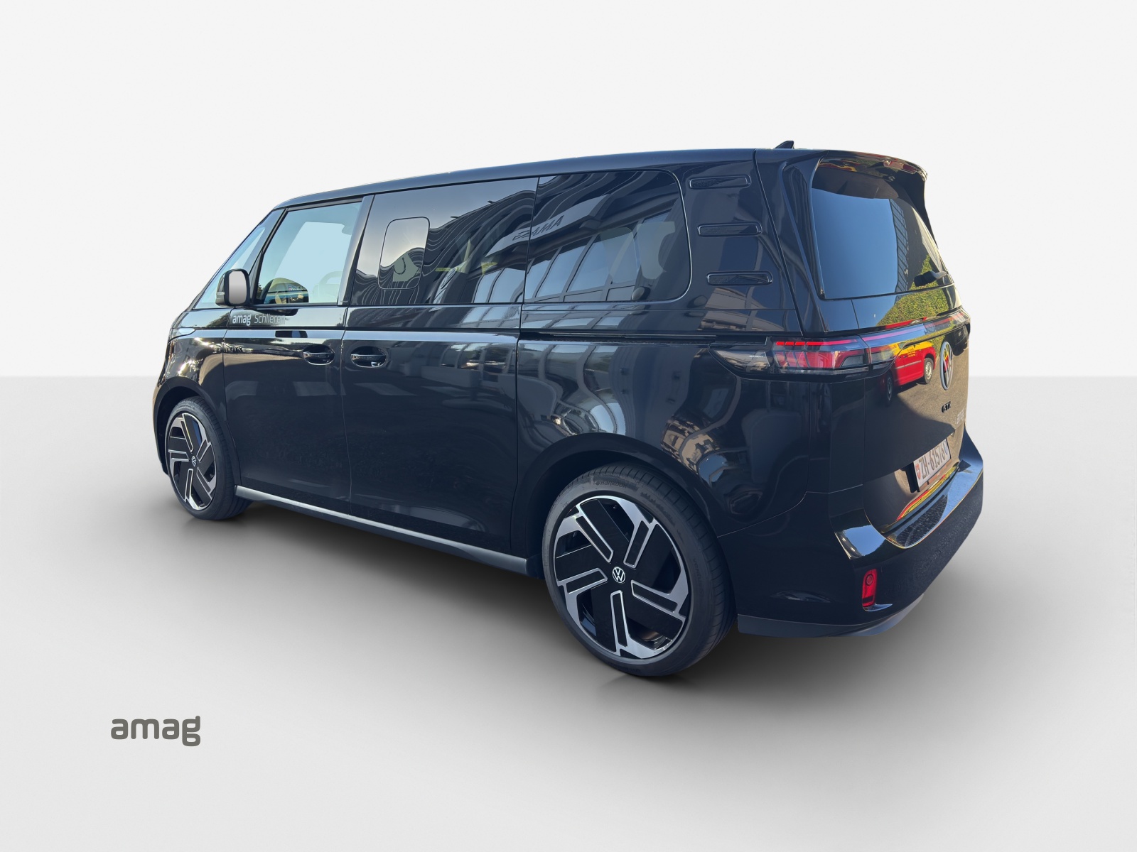VW ID.Buzz NWB GTX 4 Motion-image-2