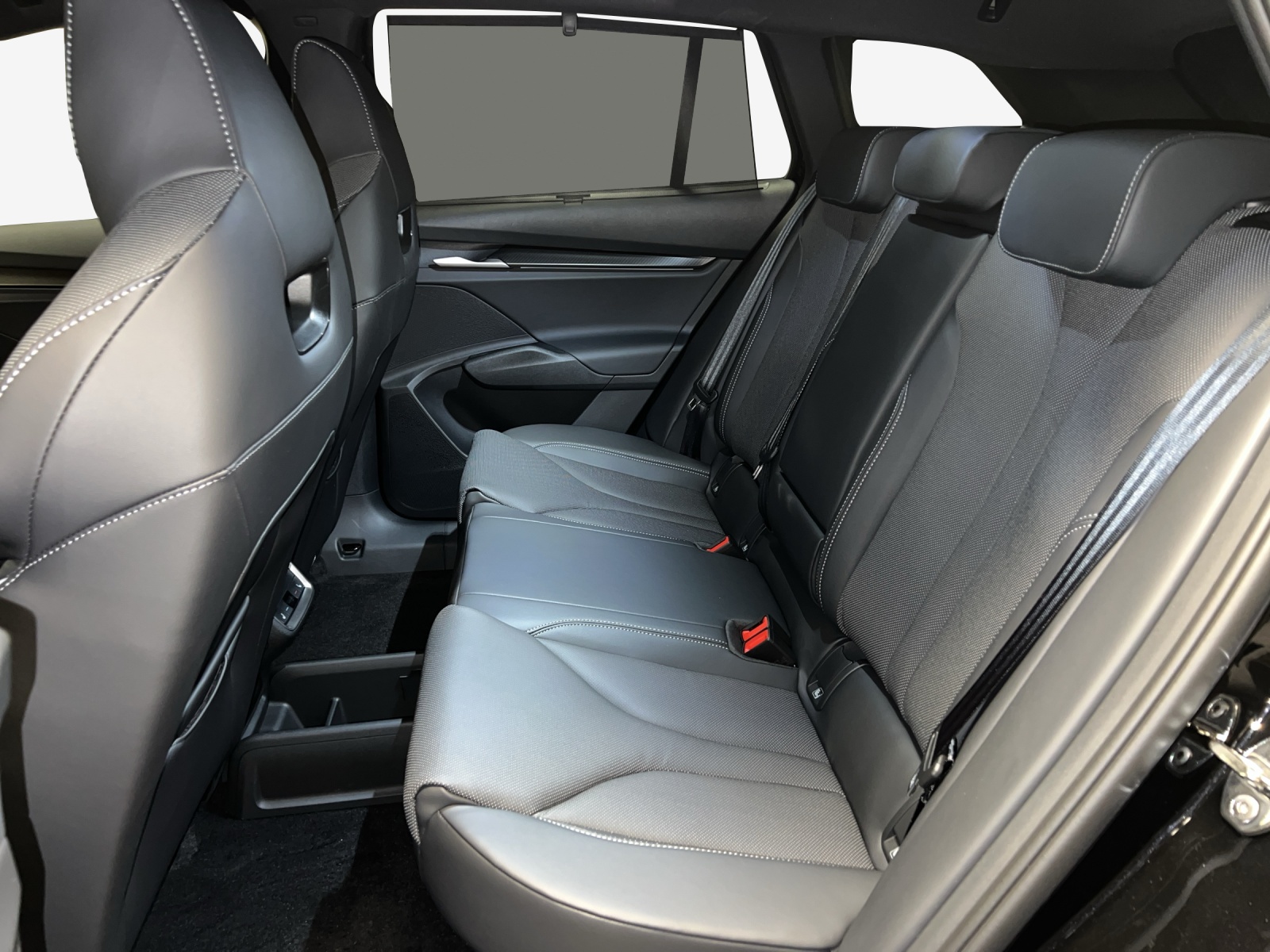 SKODA Enyaq 4x4 RS-image-11