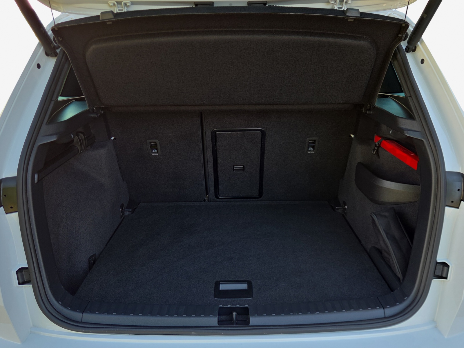 SKODA Karoq 2.0 TSI SportLine 4x4 DSG-image-12