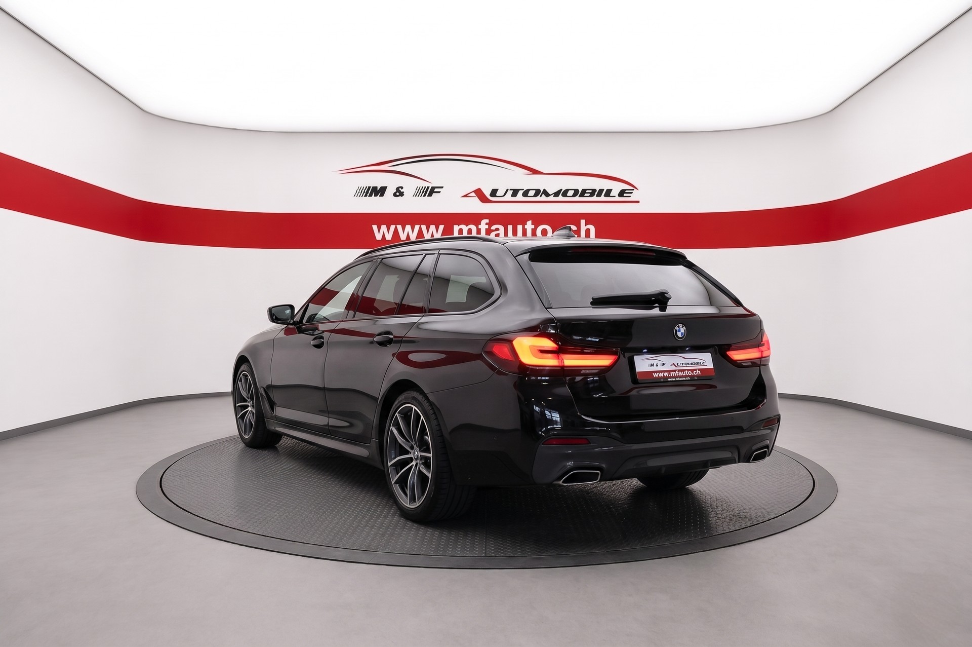 BMW 520d xDrive M- Sport CH FAHRZEUG-image-3