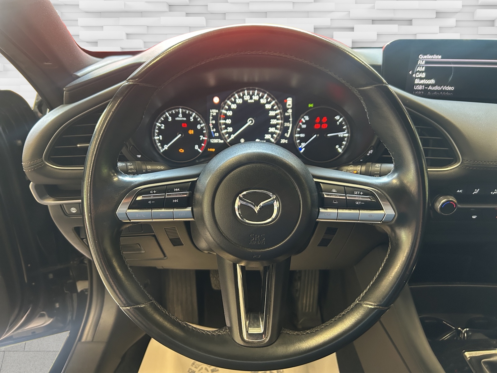 MAZDA 3 Hatchback SKYACTIV-G M Hybrid 122 Ambition-image-10