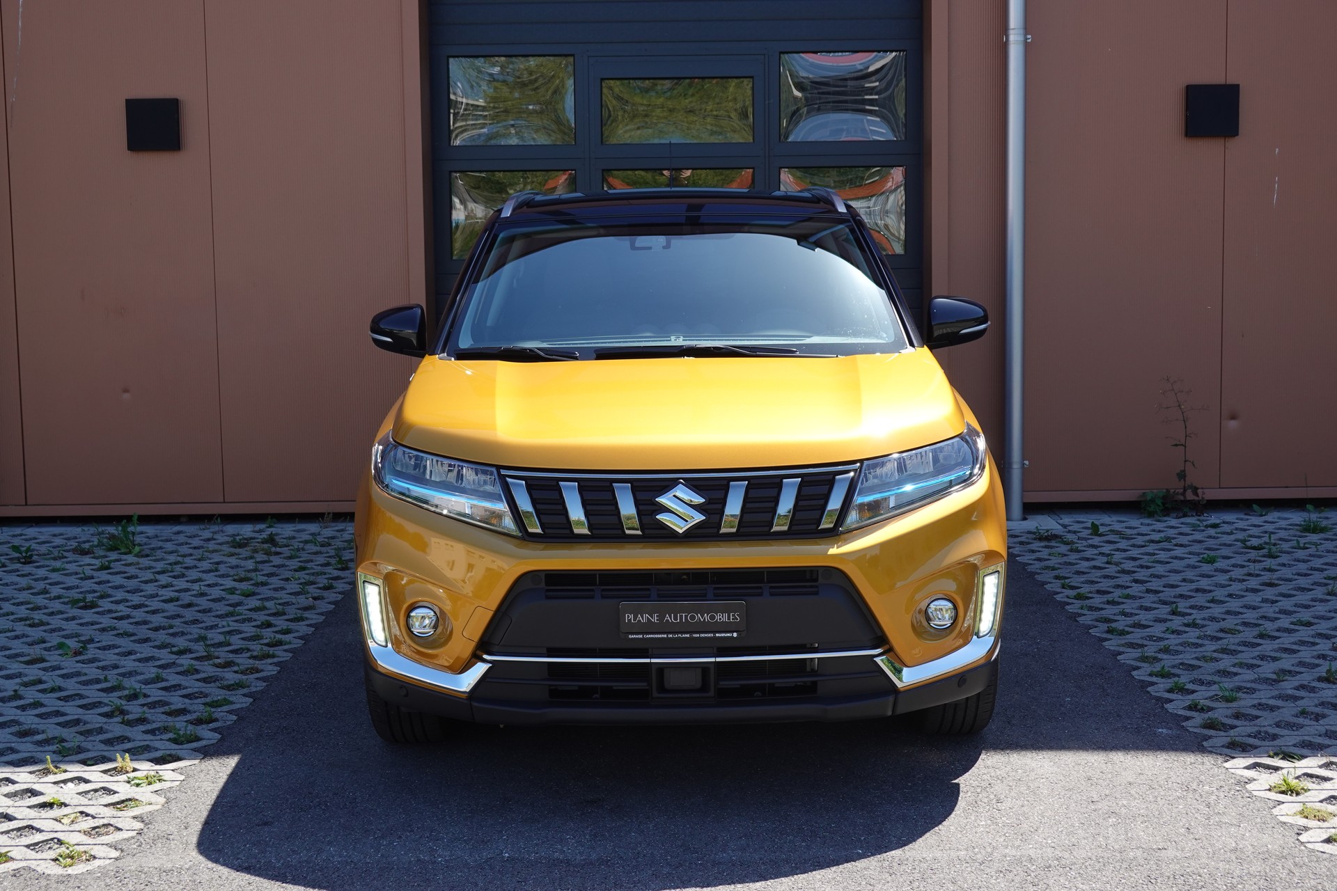 SUZUKI Vitara 1.5 Hybrid Edition 35 Top 4x4 AGS - " Toit Ouvrant * GPS * Caméra * Tempomat Adaptatif * Sièges chauffants "-showroom-element-1