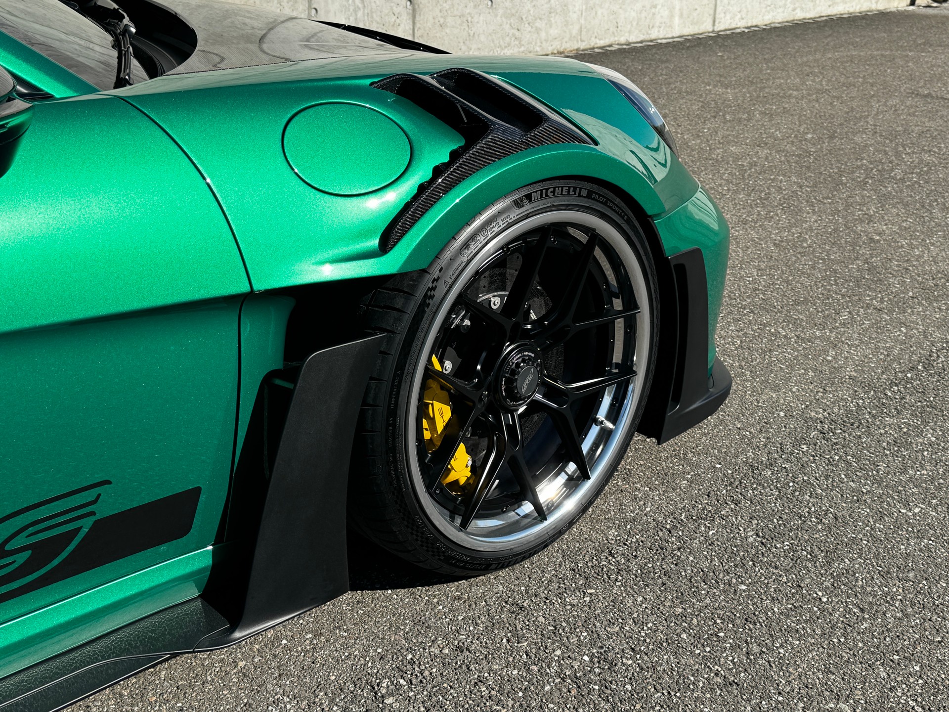 PORSCHE 911 GT3 RS ONE of ONE-image-5