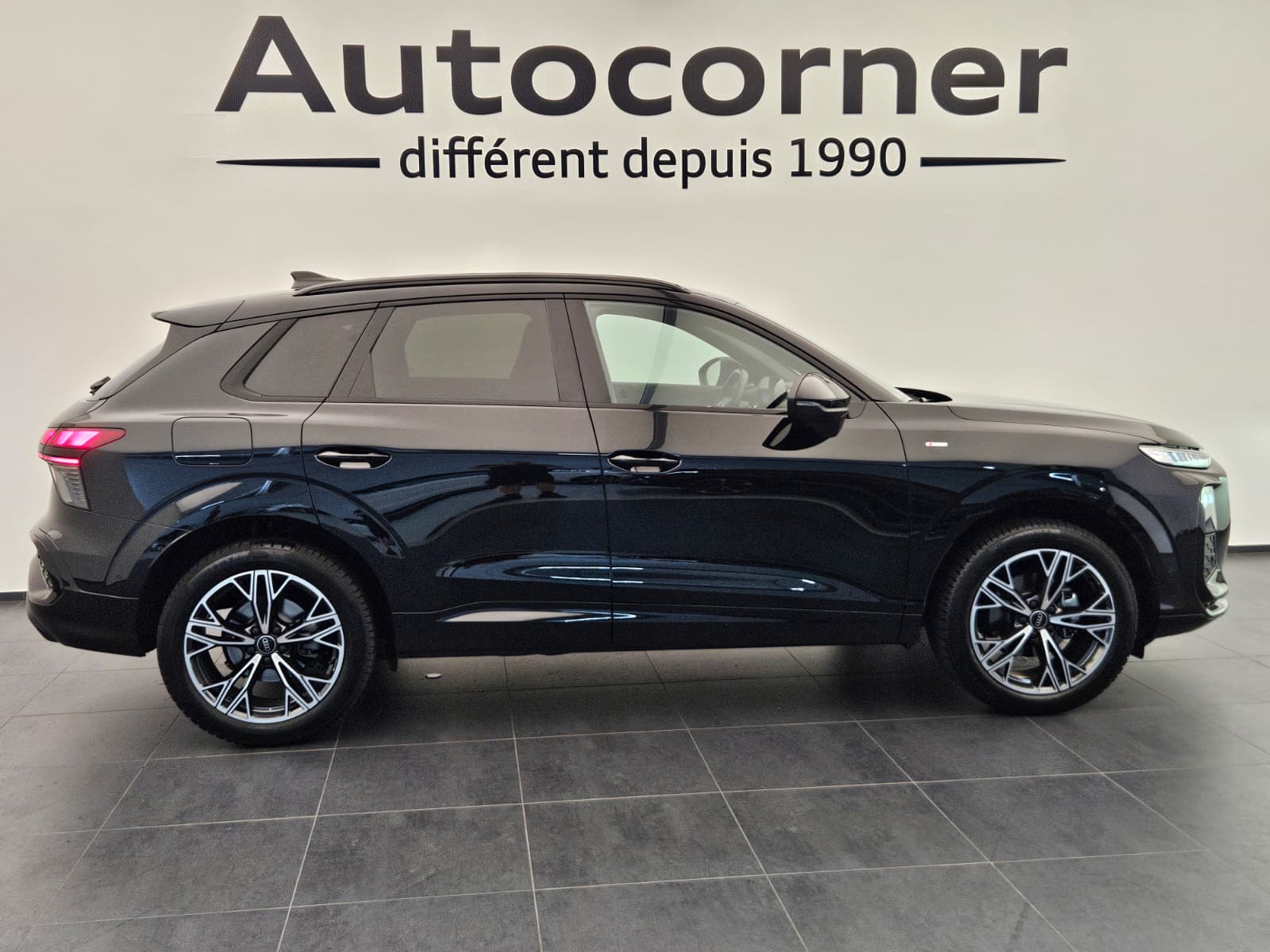AUDI Q3 SUV 110 kW TFSI S tronic-image-5