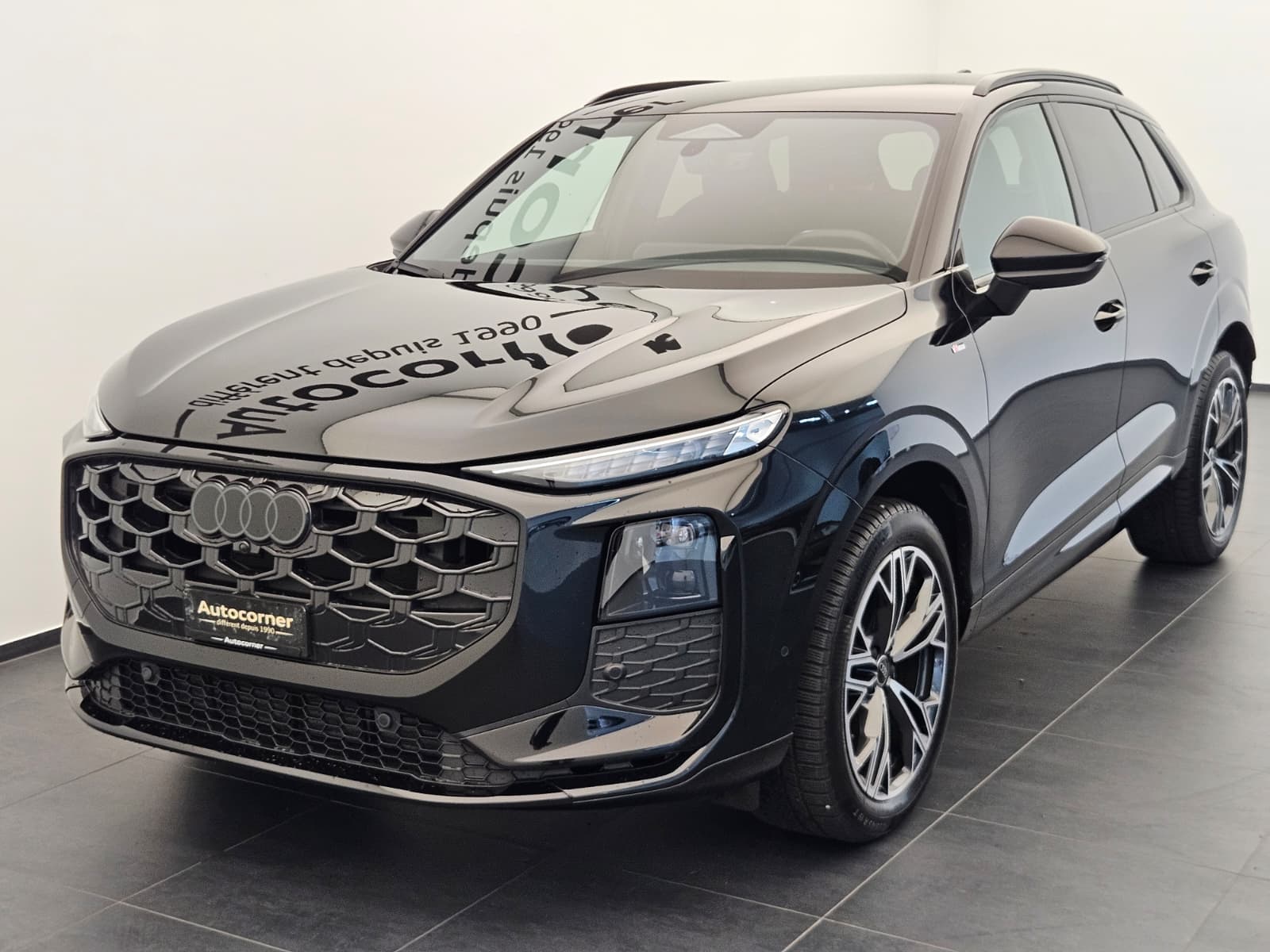 AUDI Q3 SUV 110 kW TFSI S tronic-image-2