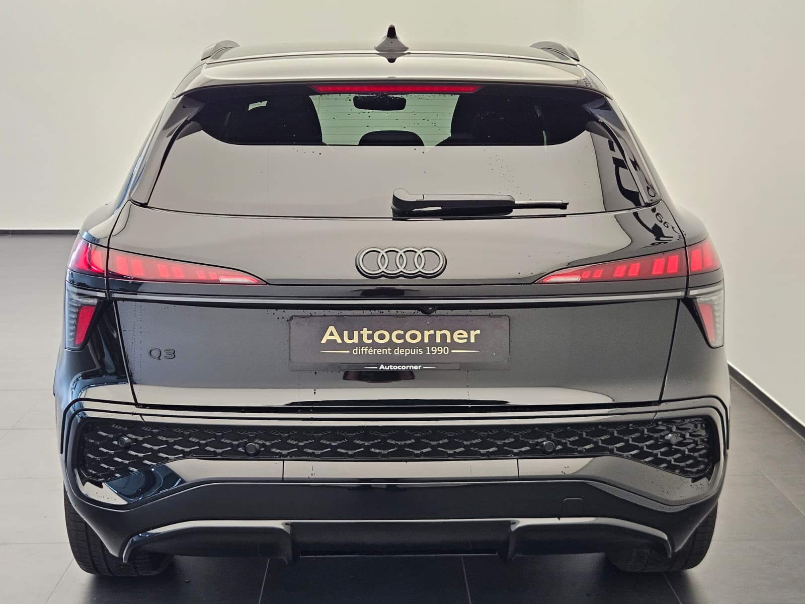 AUDI Q3 SUV 110 kW TFSI S tronic-image-7