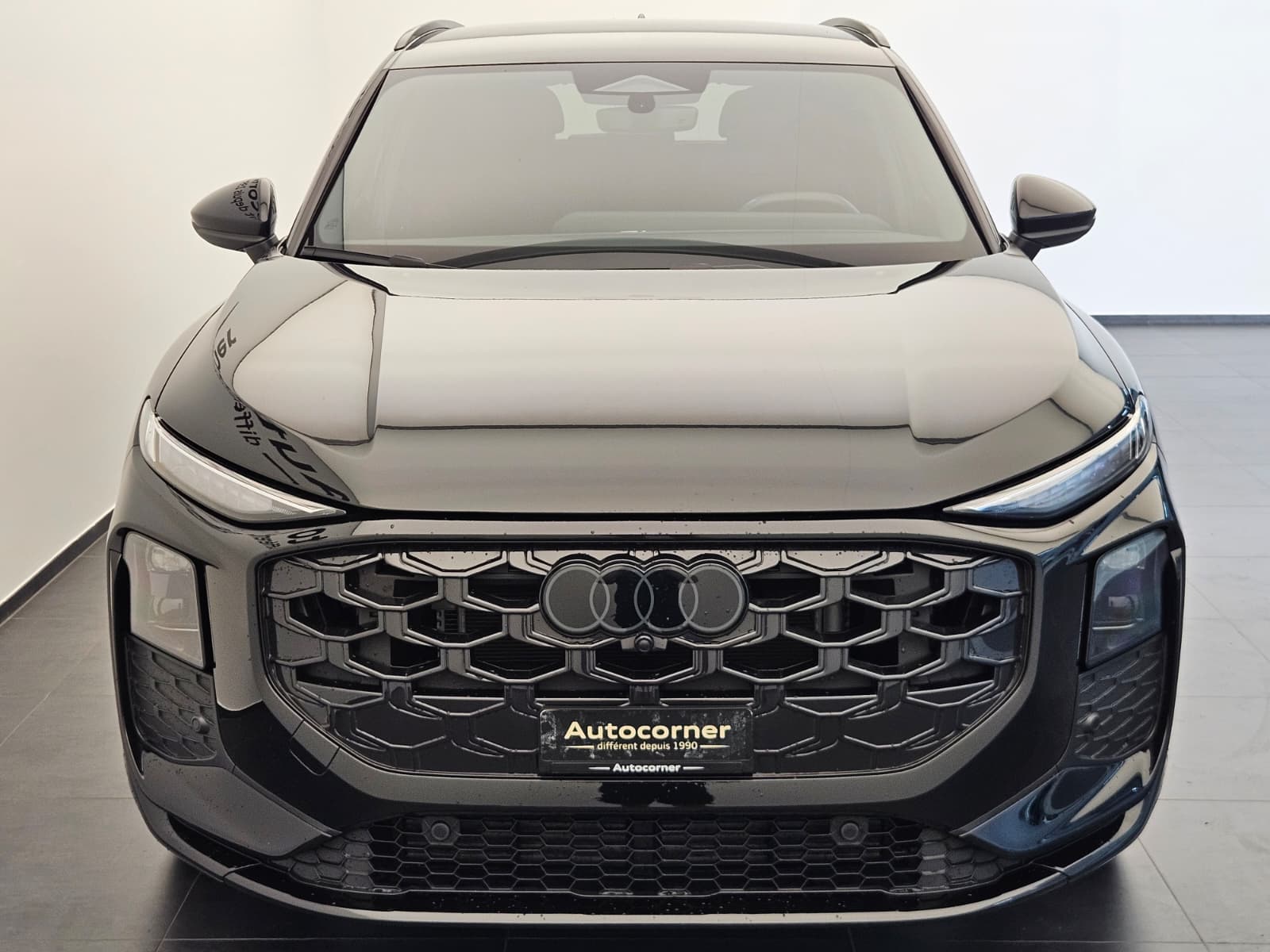 AUDI Q3 SUV 110 kW TFSI S tronic-image-3