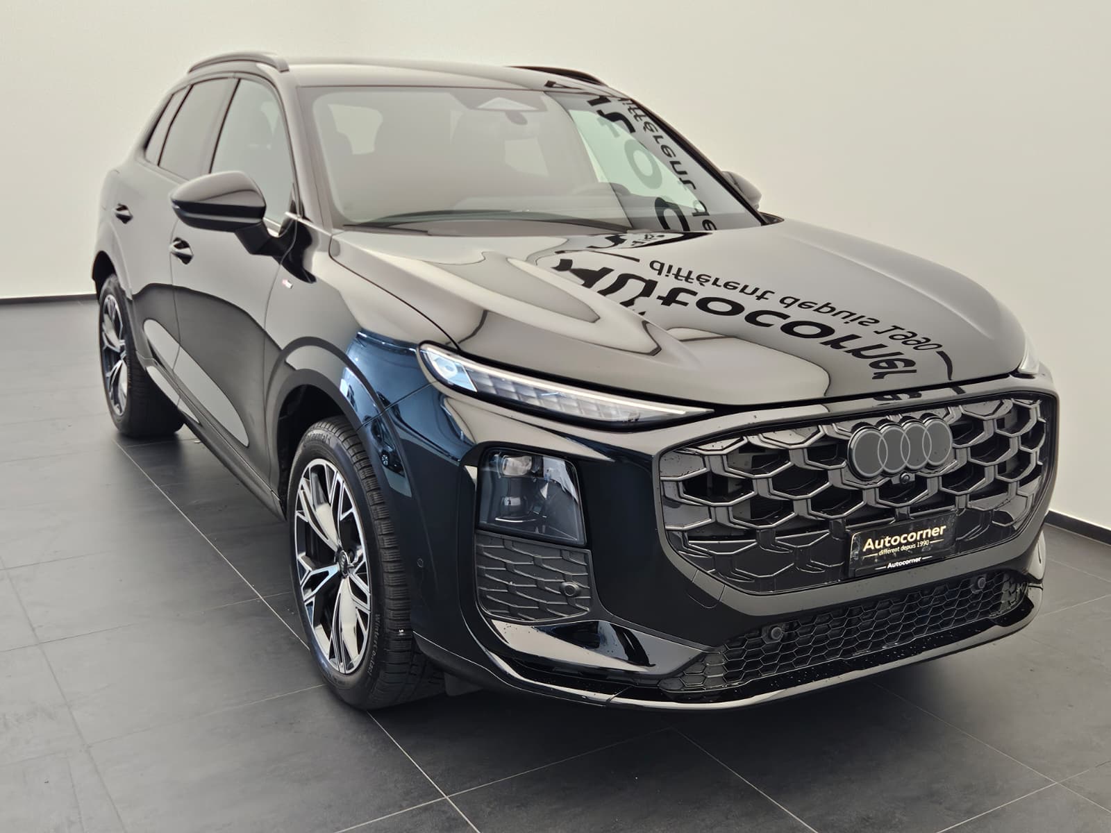 AUDI Q3 SUV 110 kW TFSI S tronic-image-4