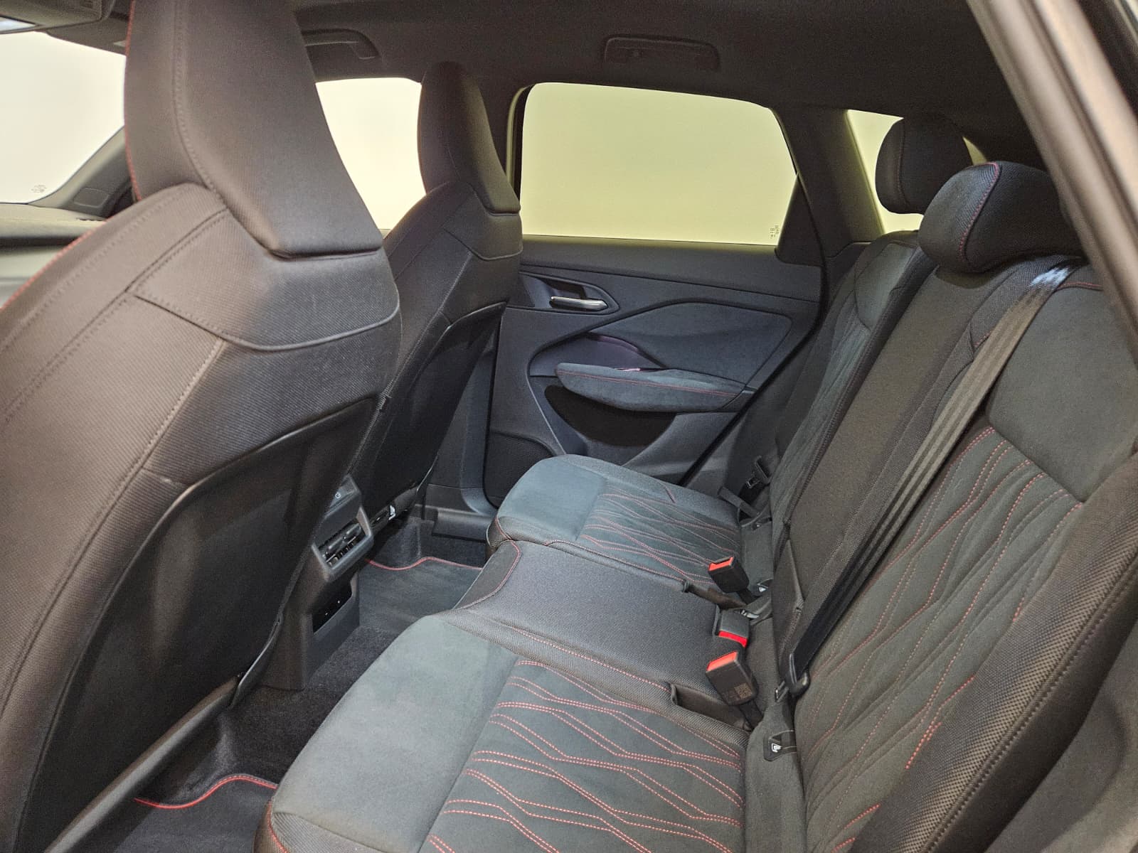 AUDI Q3 SUV 110 kW TFSI S tronic-image-12