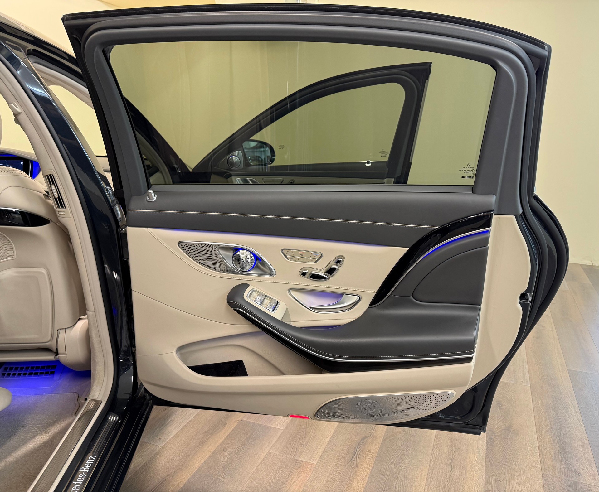 MERCEDES-BENZ S 600 Maybach 7G-Tronic-image-19