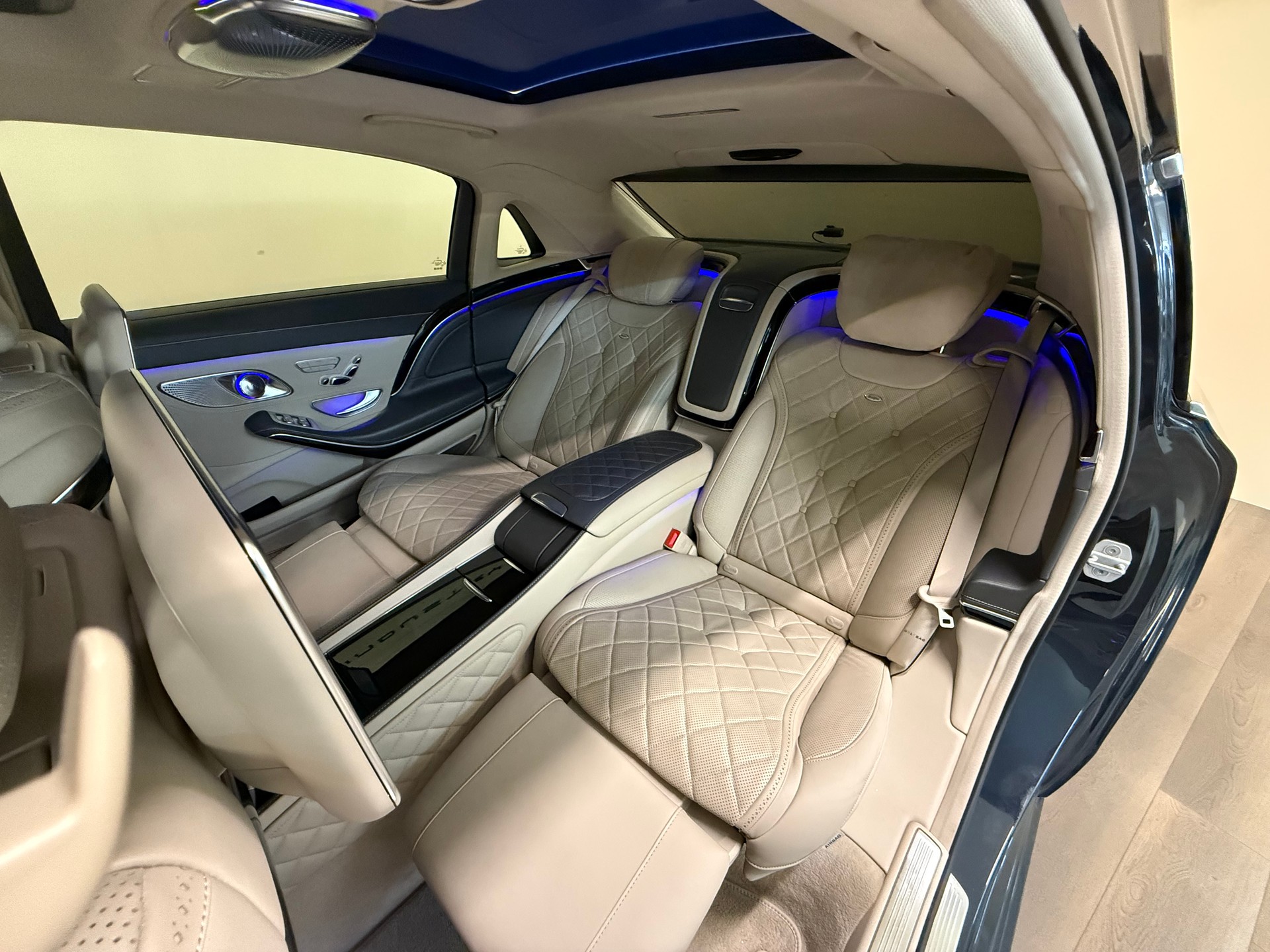 MERCEDES-BENZ S 600 Maybach 7G-Tronic-image-15