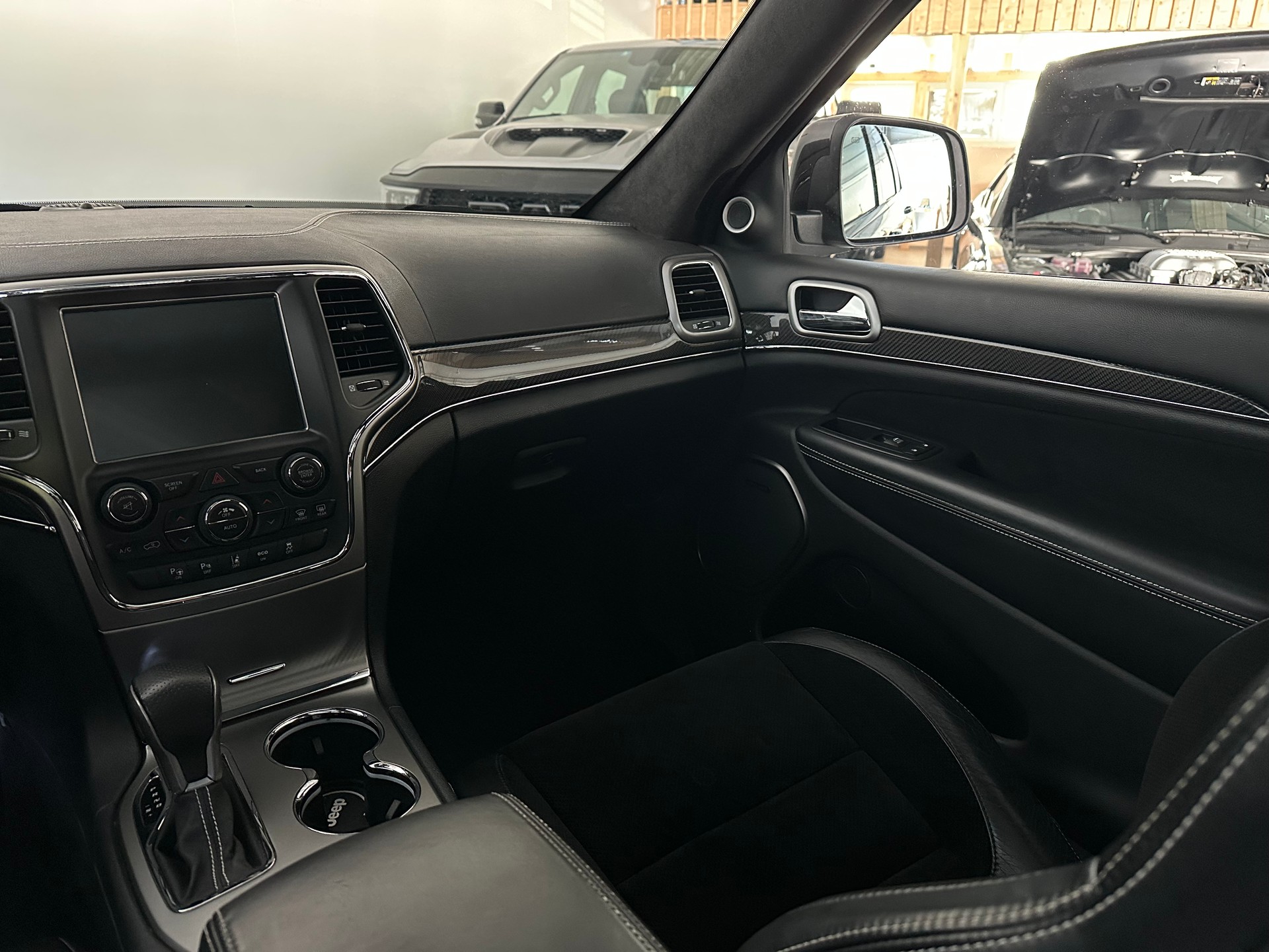 JEEP Grand Cherokee 6.4 V8 HEMI SRT8 Automatic-image-10