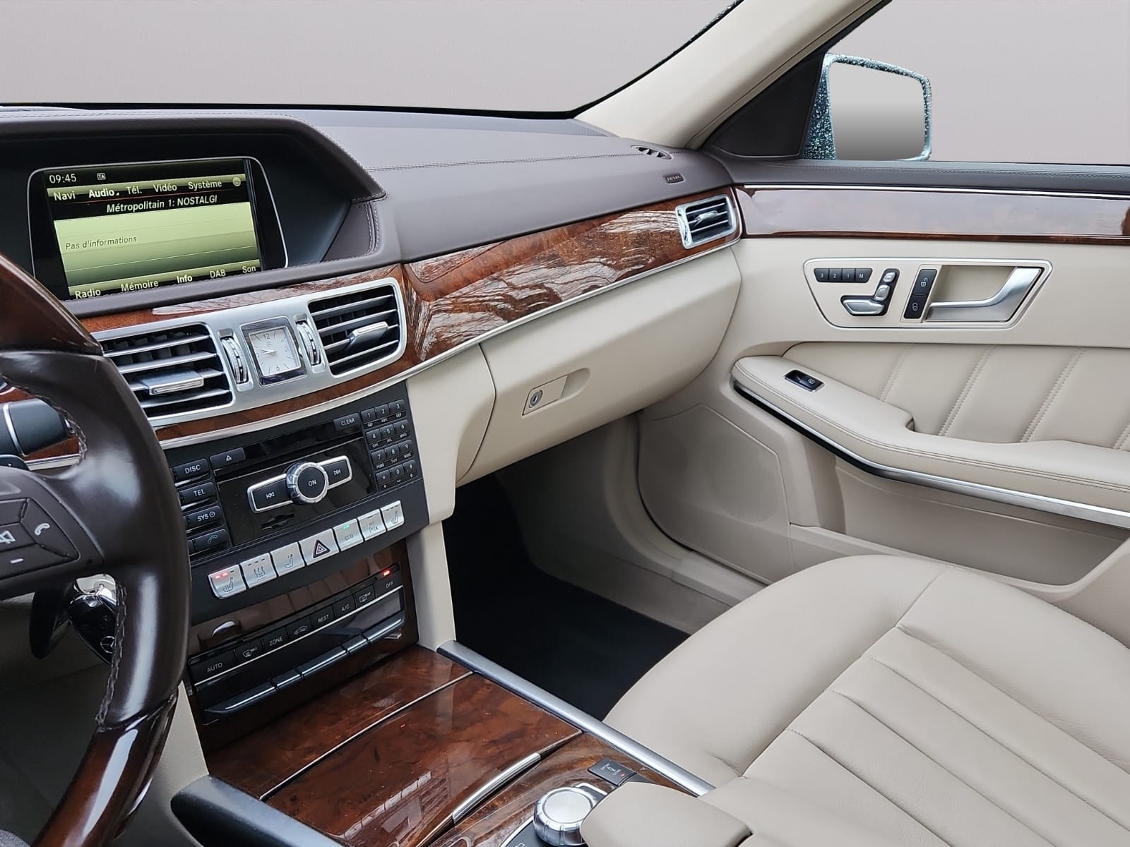 MERCEDES-BENZ E 500 Avantgarde 4Matic 7G-Tronic-image-9