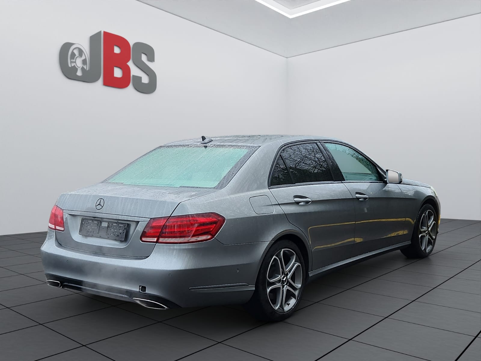 MERCEDES-BENZ E 500 Avantgarde 4Matic 7G-Tronic-image-5
