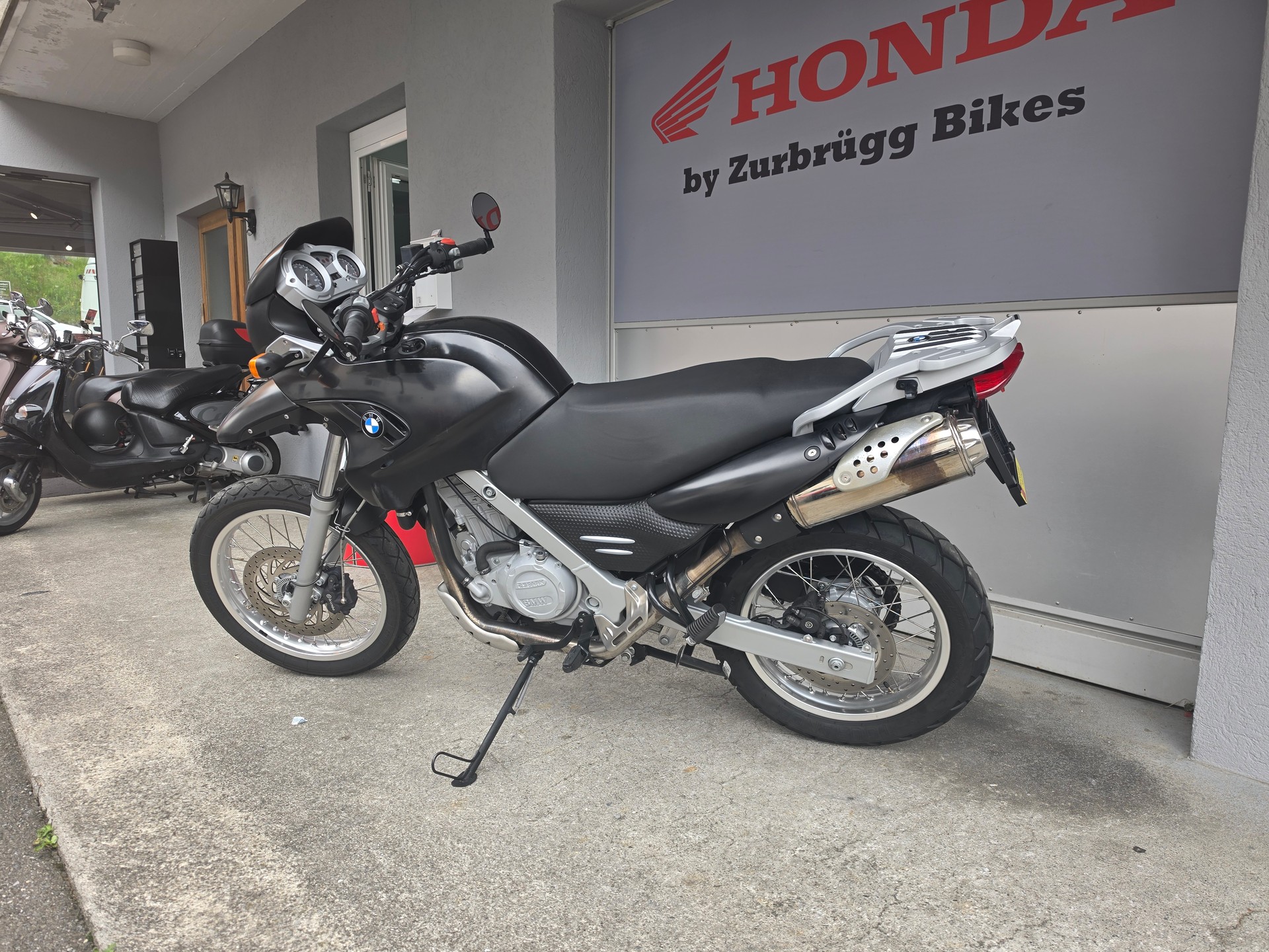 BMW E650G-showroom-element-3