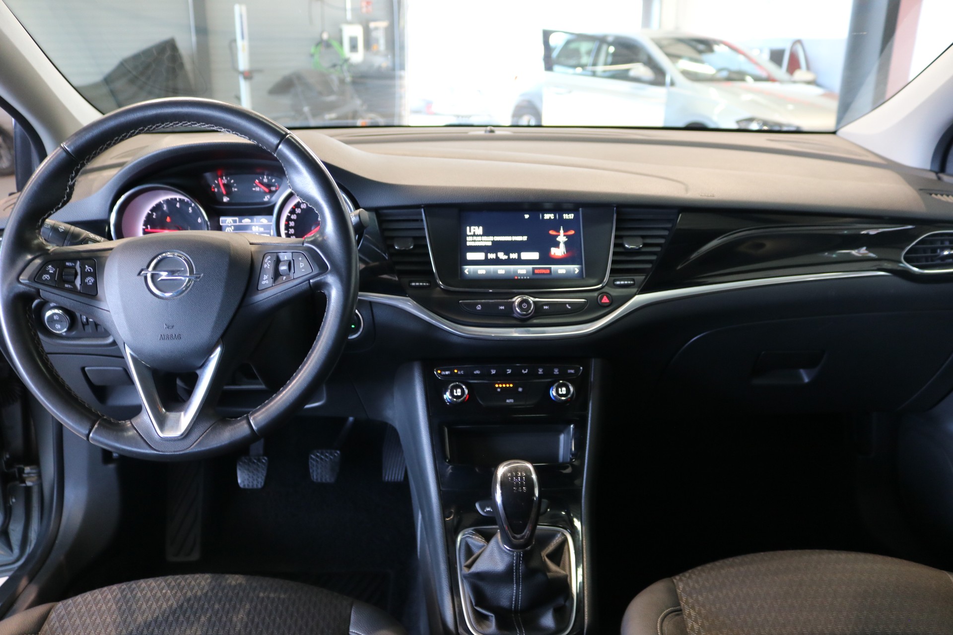 OPEL Astra 1.6i Turbo Excellence-image-4
