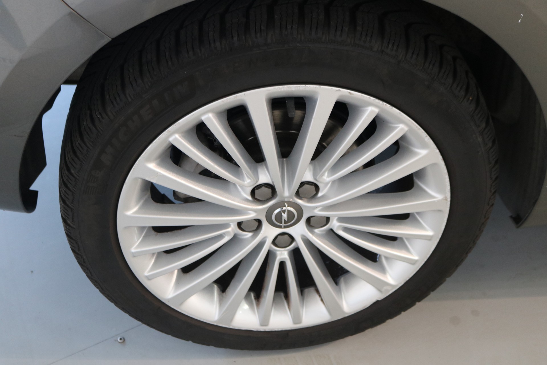 OPEL Astra 1.6i Turbo Excellence-image-24