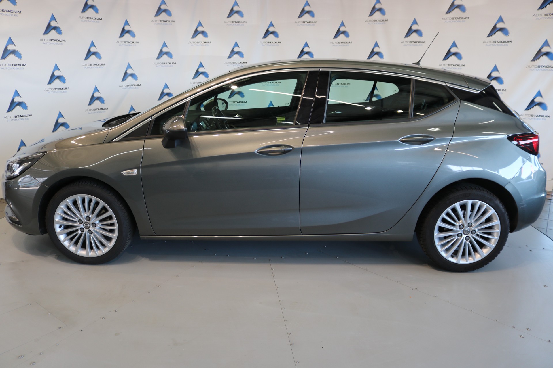 OPEL Astra 1.6i Turbo Excellence-image-10