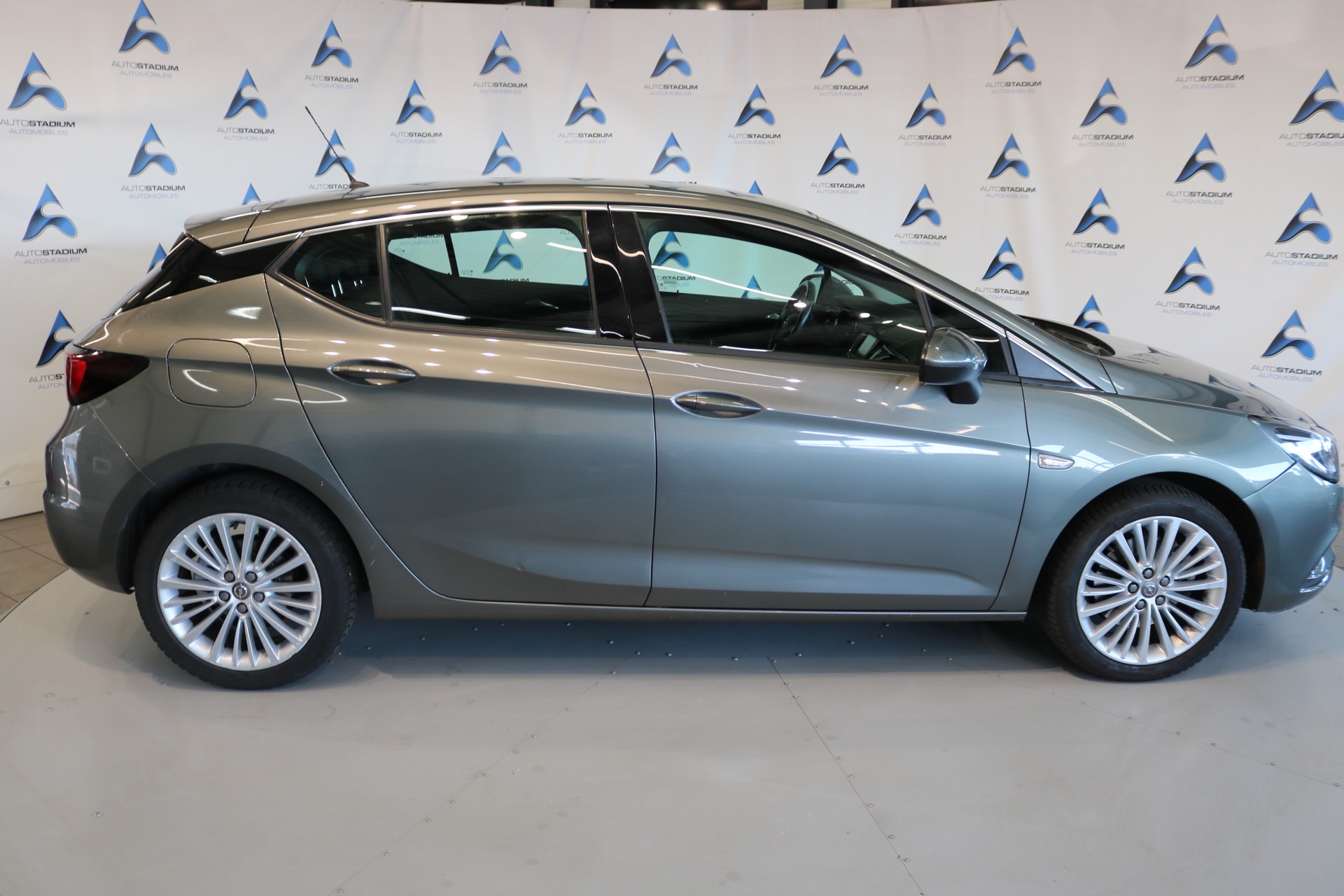 OPEL Astra 1.6i Turbo Excellence-image-18