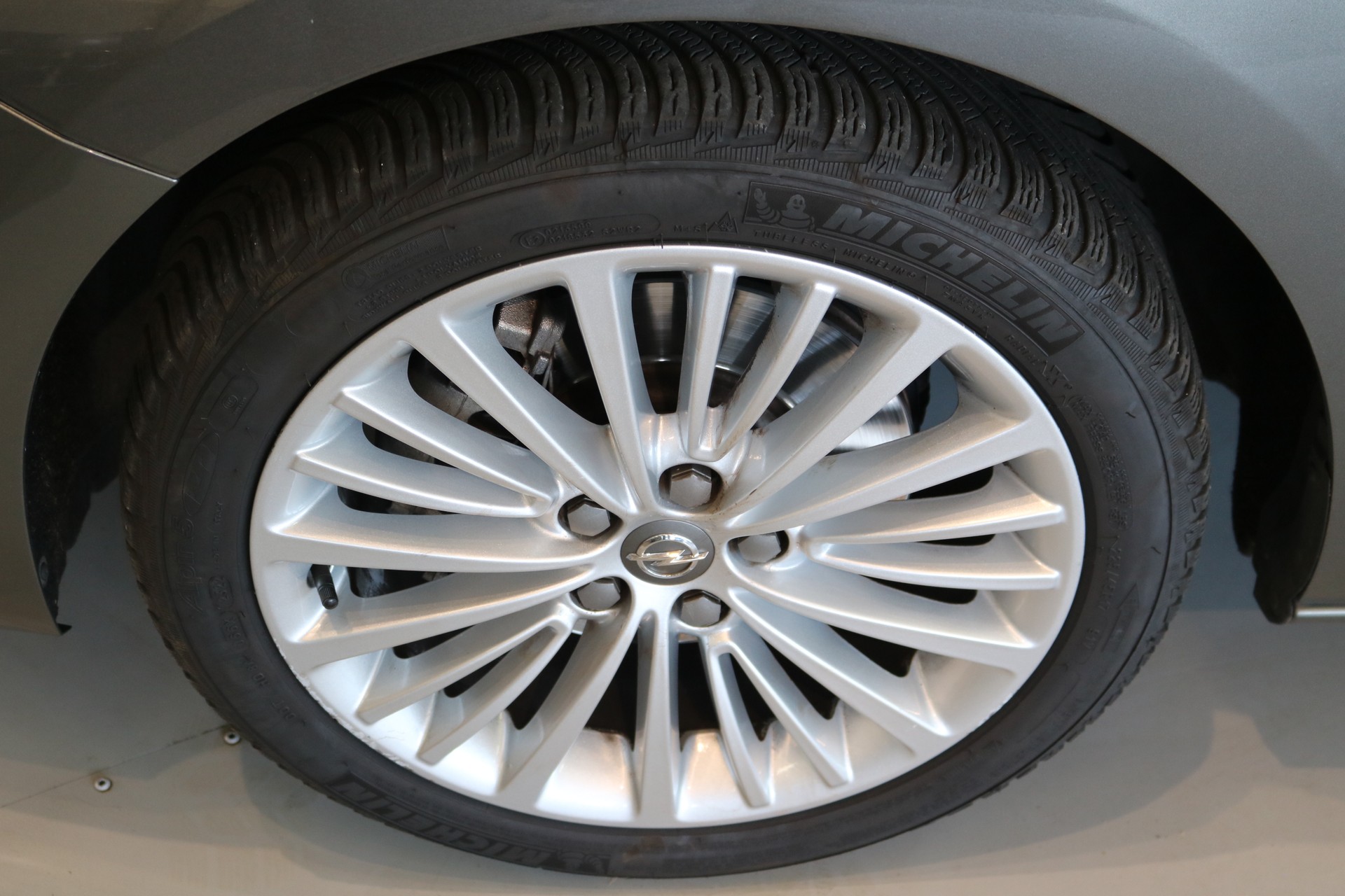 OPEL Astra 1.6i Turbo Excellence-image-22