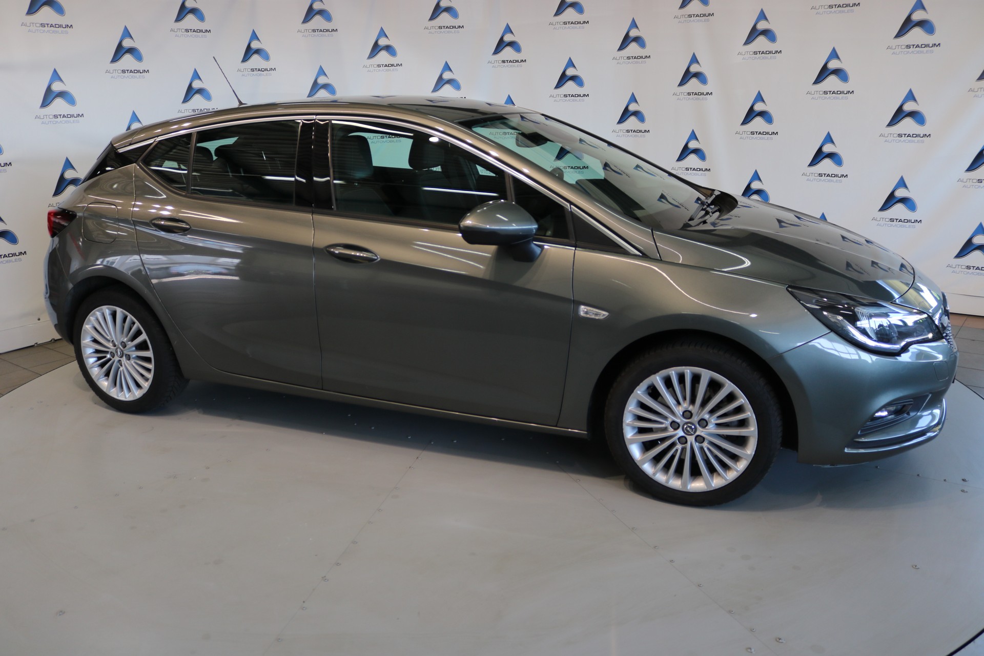 OPEL Astra 1.6i Turbo Excellence-image-19