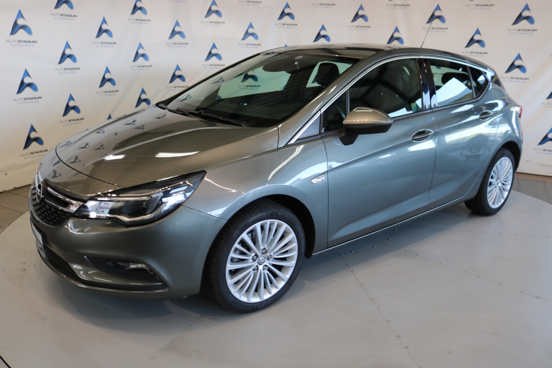 OPEL Astra 1.6i Turbo Excellence-image-8