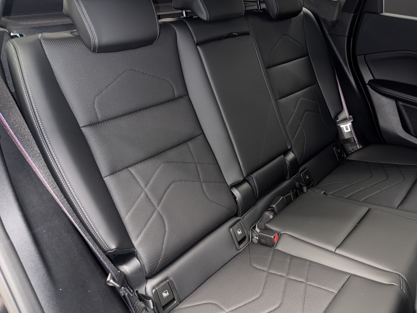 BMW iX1 xDrive 30 Edition M Sport-image-18