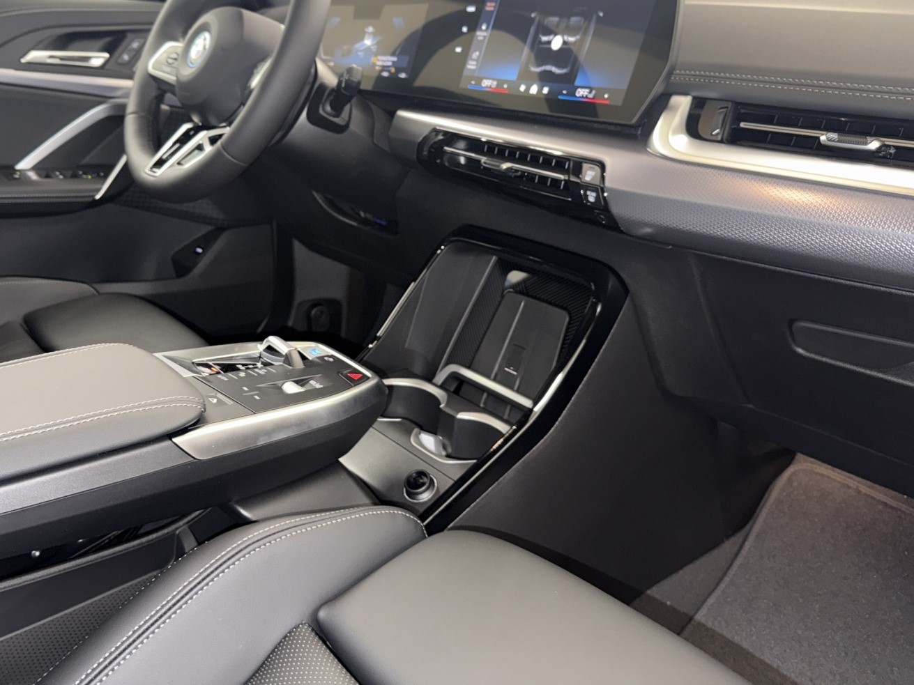 BMW iX1 xDrive 30 Edition M Sport-image-21