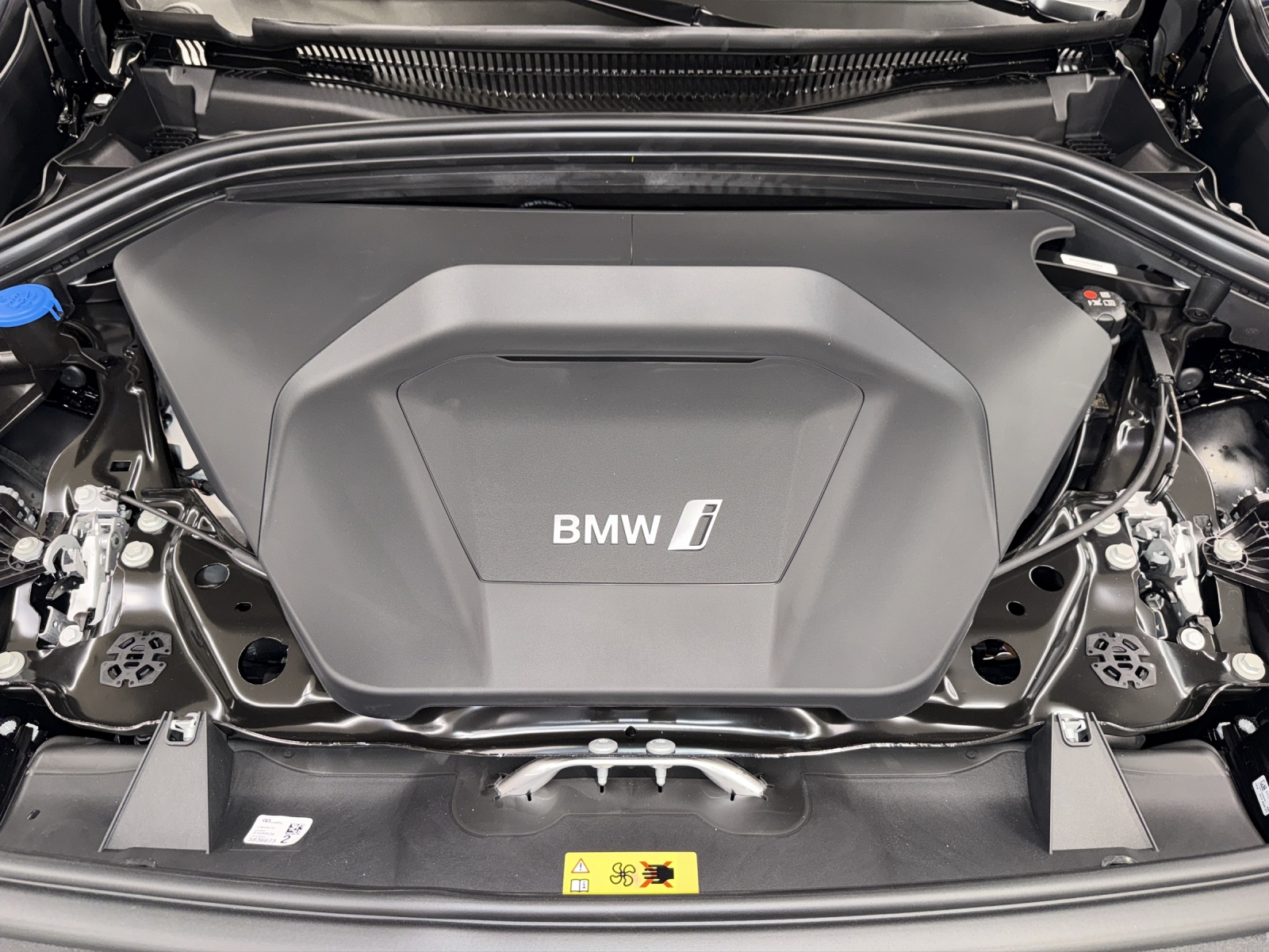 BMW iX1 xDrive 30 Edition M Sport-image-23
