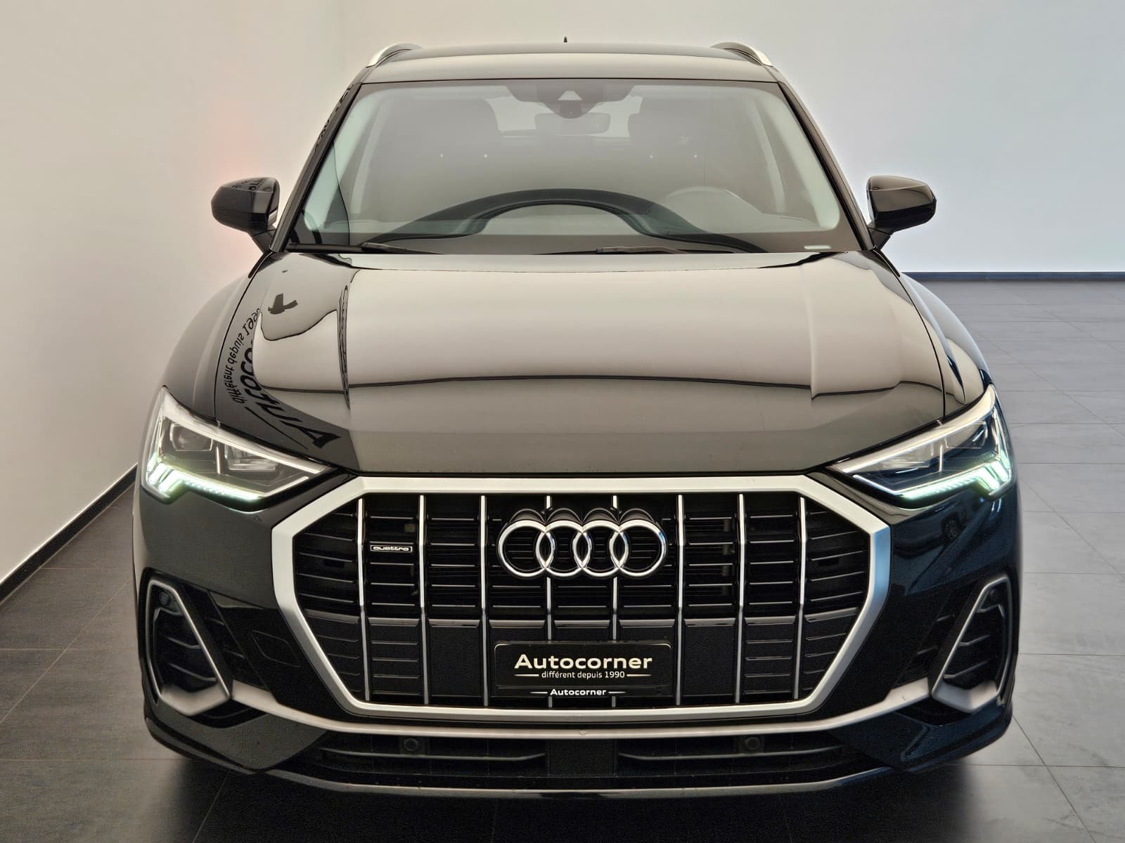 AUDI Q3 40 TFSI S line quattro S-tronic-image-3