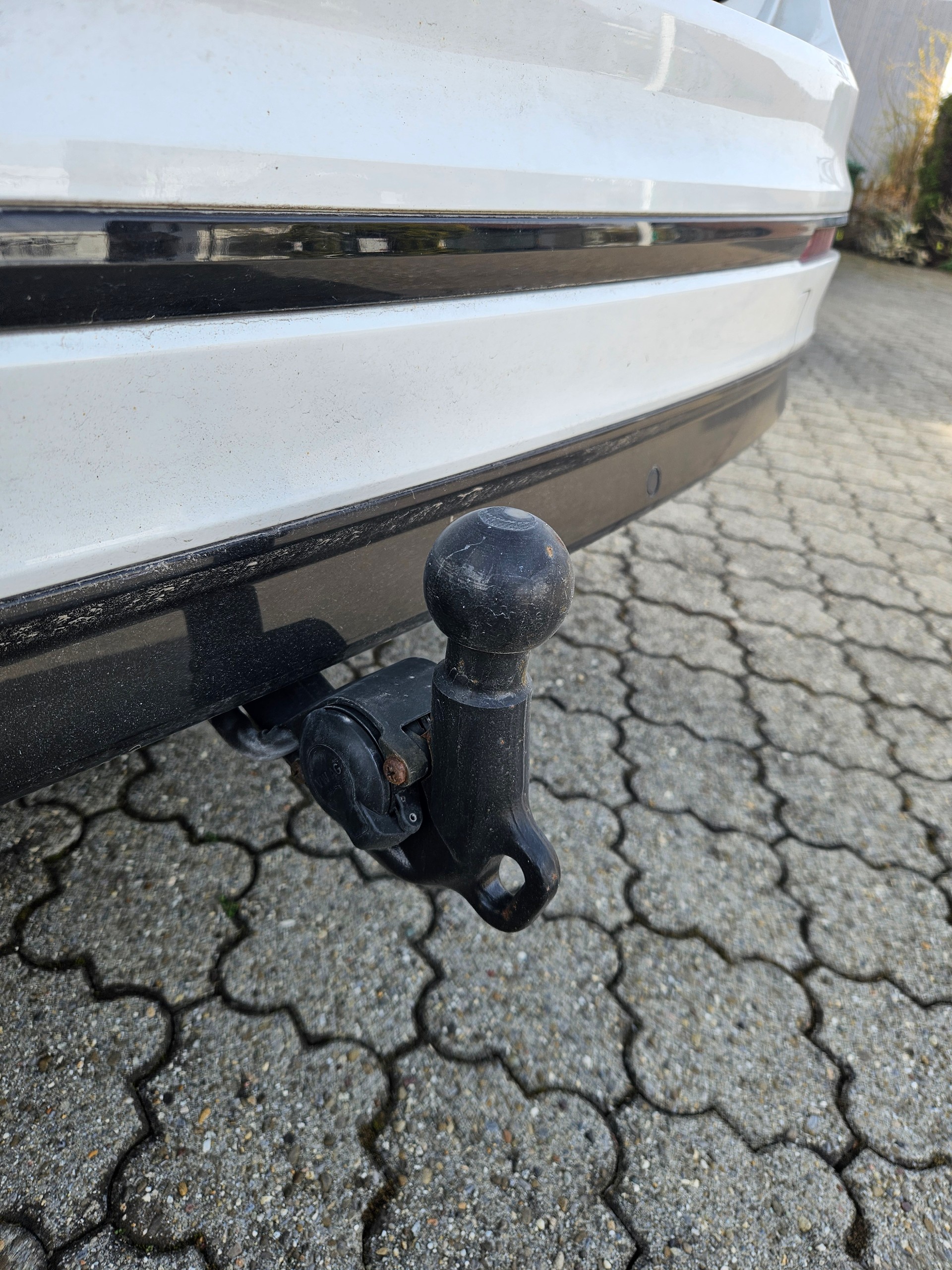 VW Tiguan 2.0 TSI Highline DSG R-Line Blackstyle mit AHK-image-8