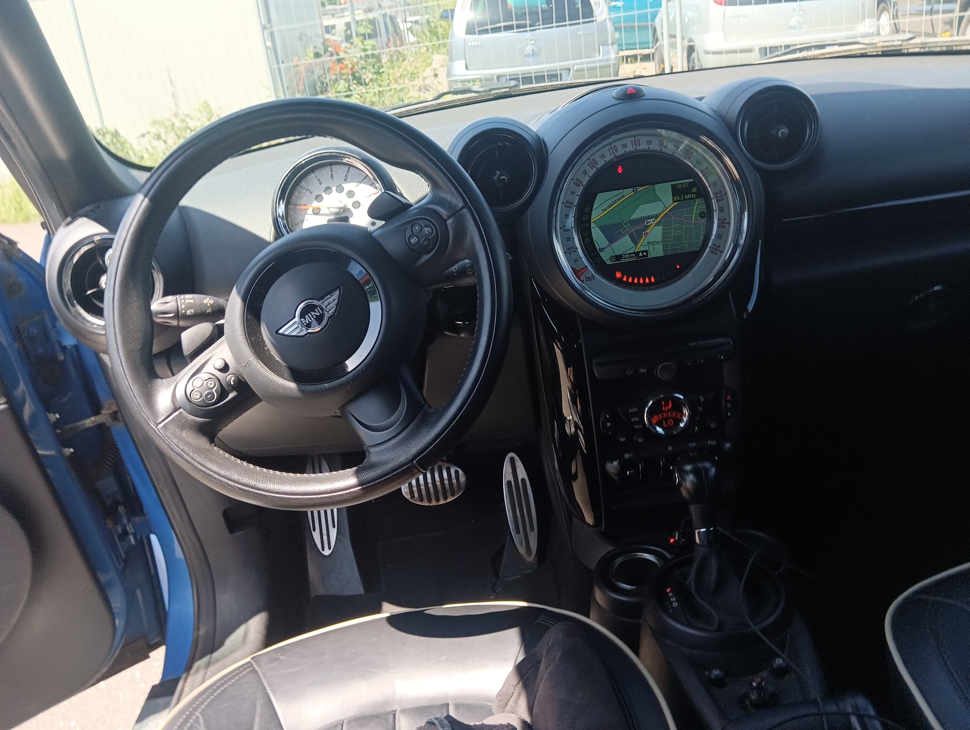 MINI COUNTRYMAN-image-7