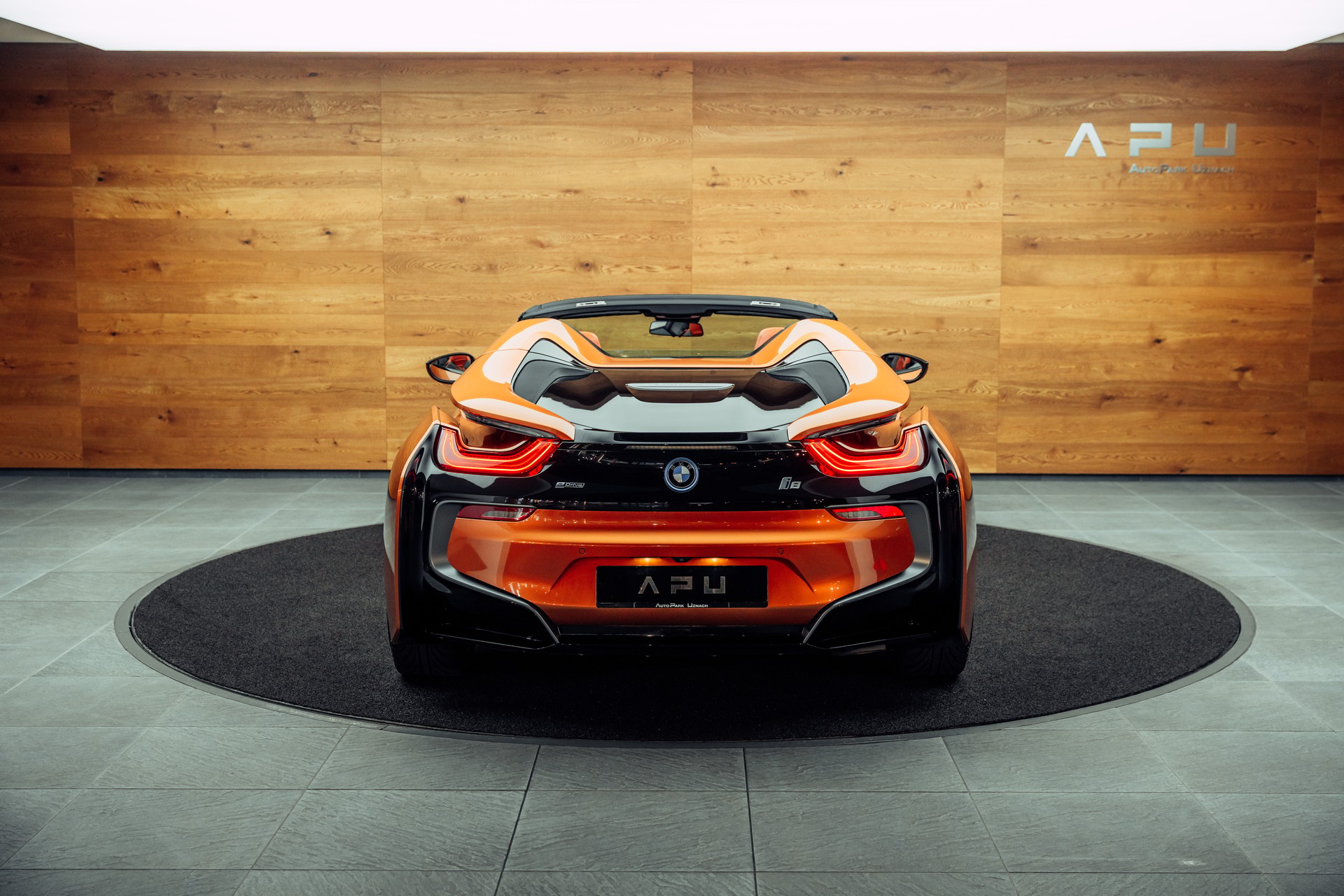 BMW i8 Roadster-image-16