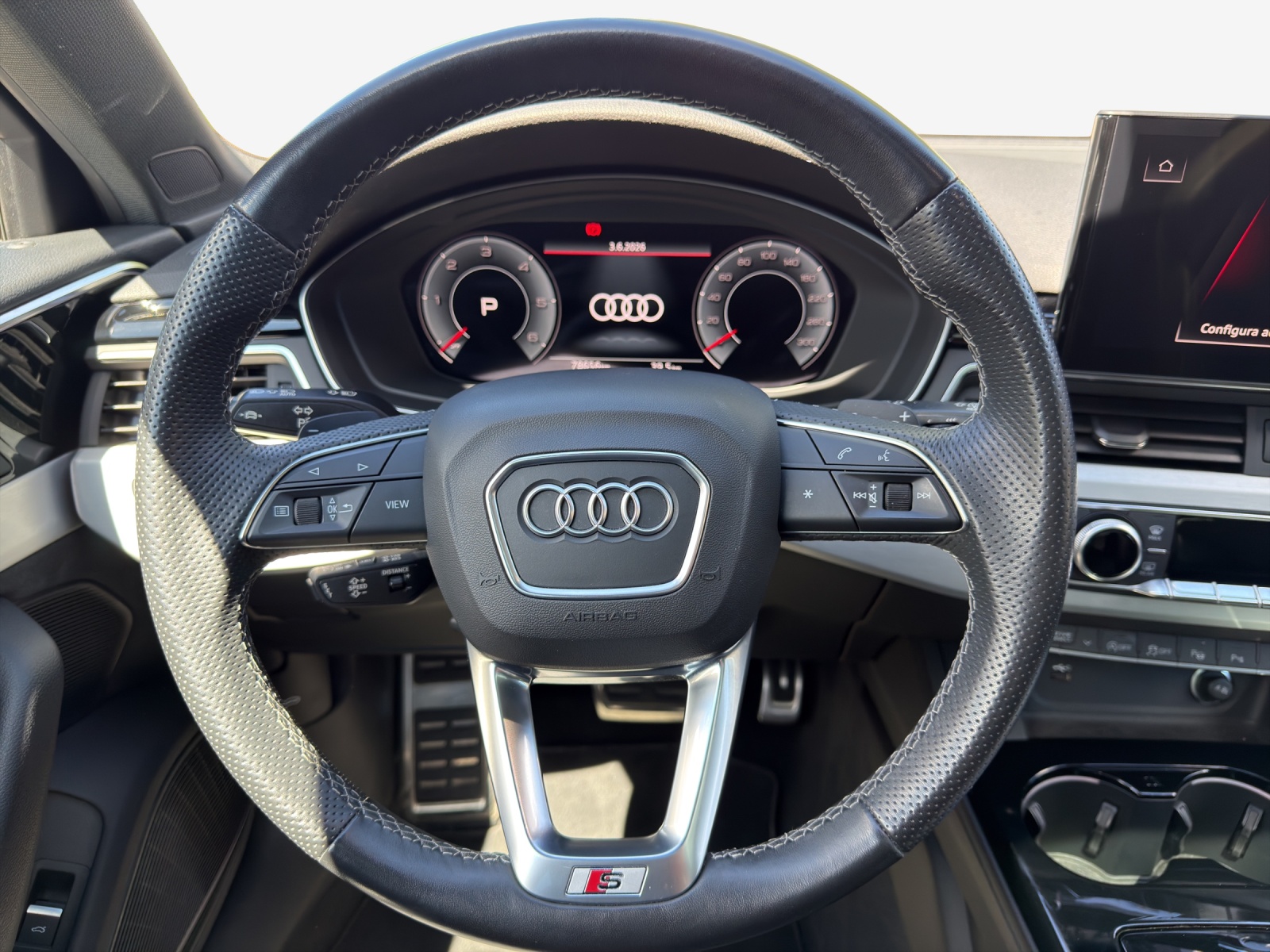AUDI A4 Avant 40 TDI S line Attraction quattro S-tronic-image-9