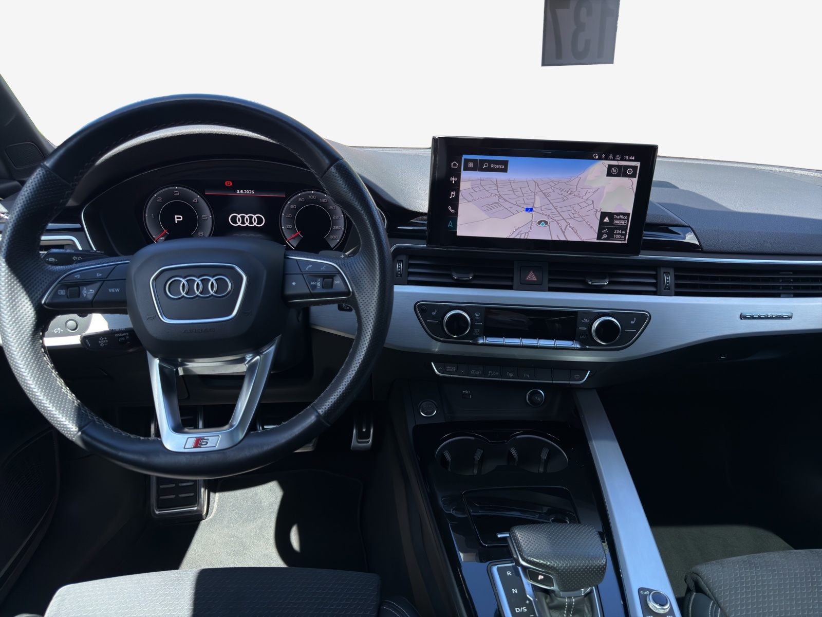 AUDI A4 Avant 40 TDI S line Attraction quattro S-tronic-image-8