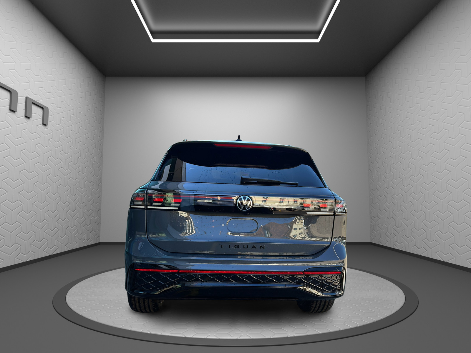 VW Tiguan 2.0 TSI DSG R-Line United 4Motion-image-4