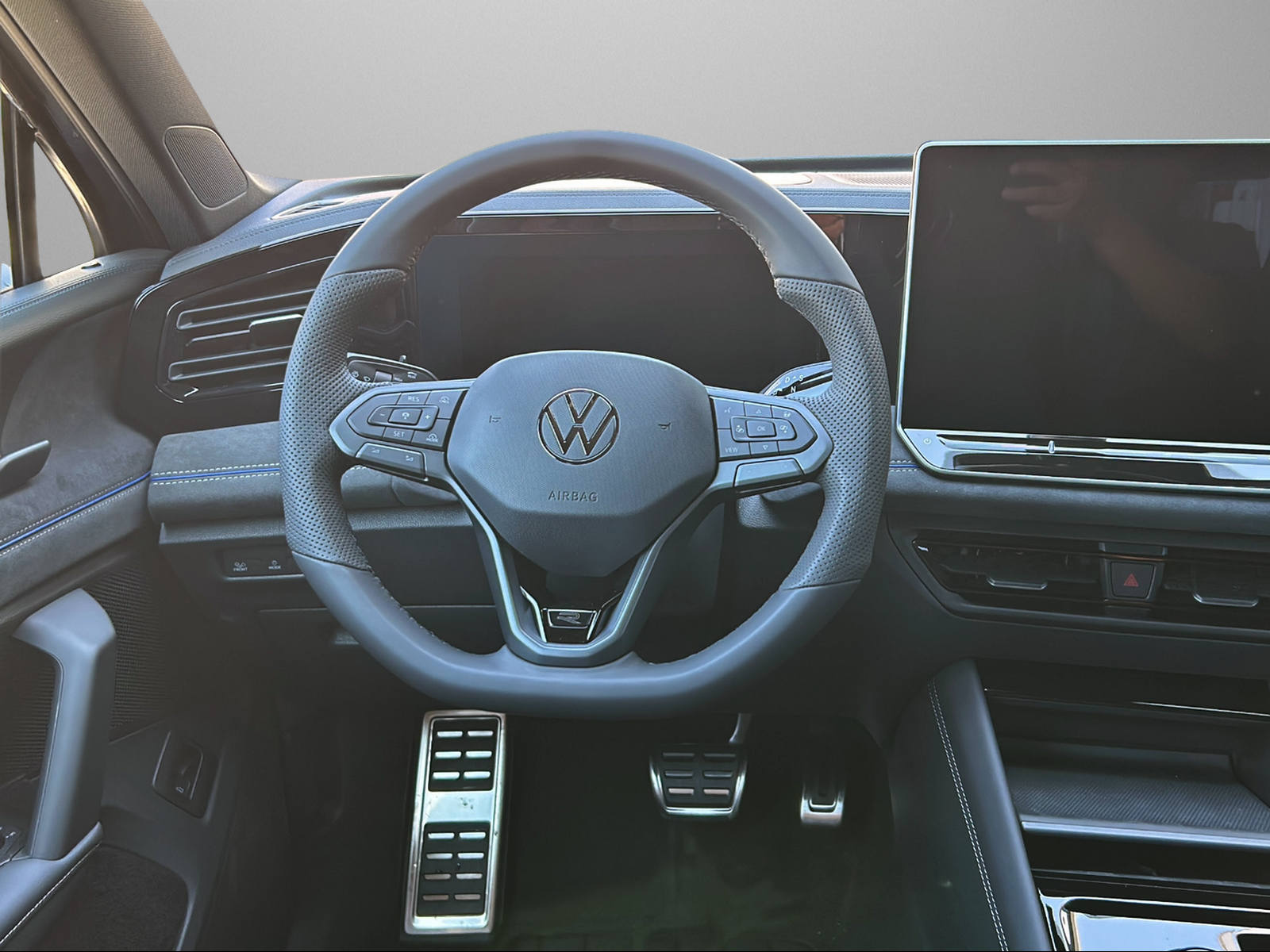 VW Tiguan 2.0 TSI DSG R-Line United 4Motion-image-7